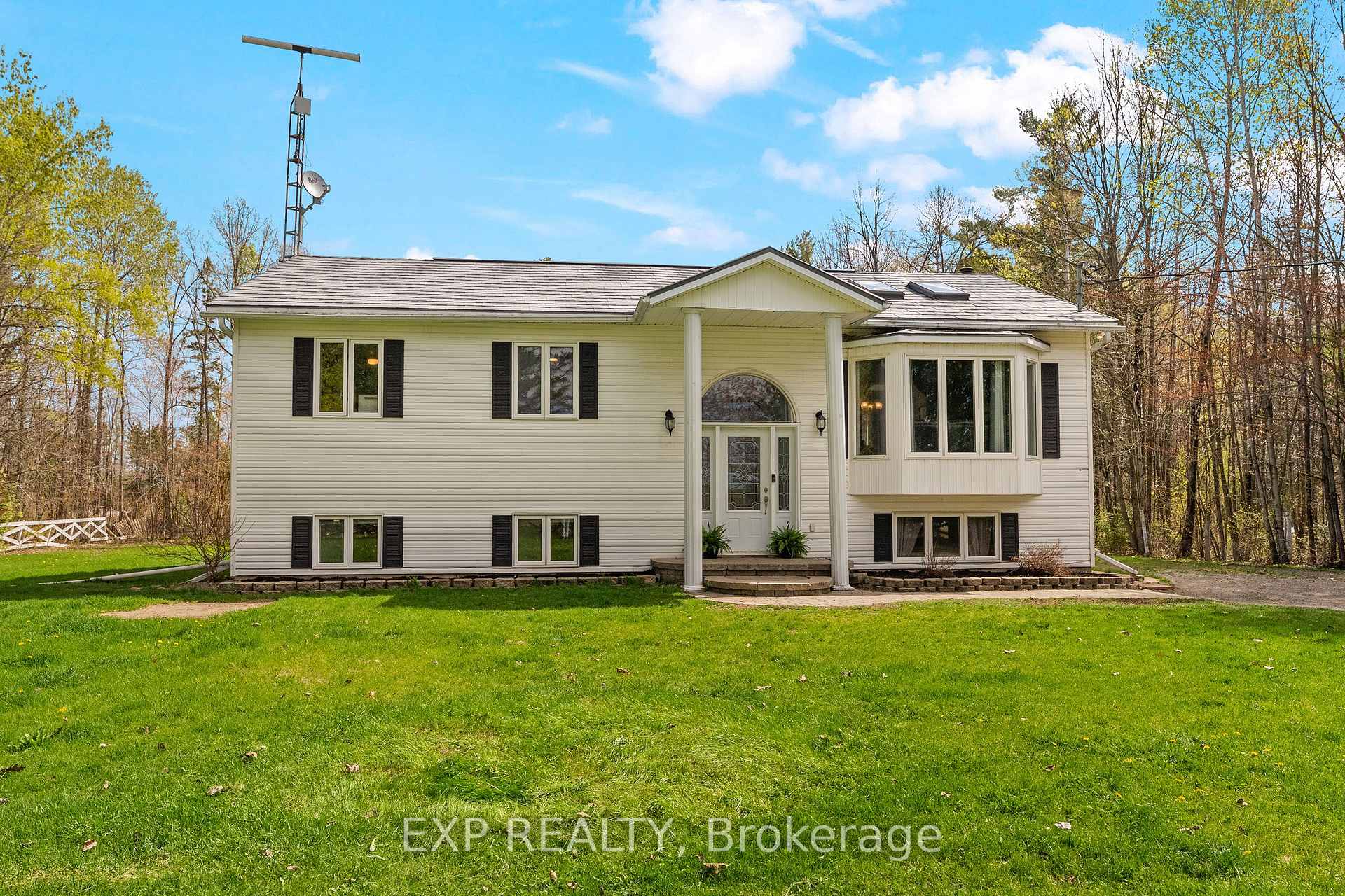 Photo 4 of 1348 Scheel Drive, McNab/Braeside, Mcnab/Braeside Twps — HOMEH