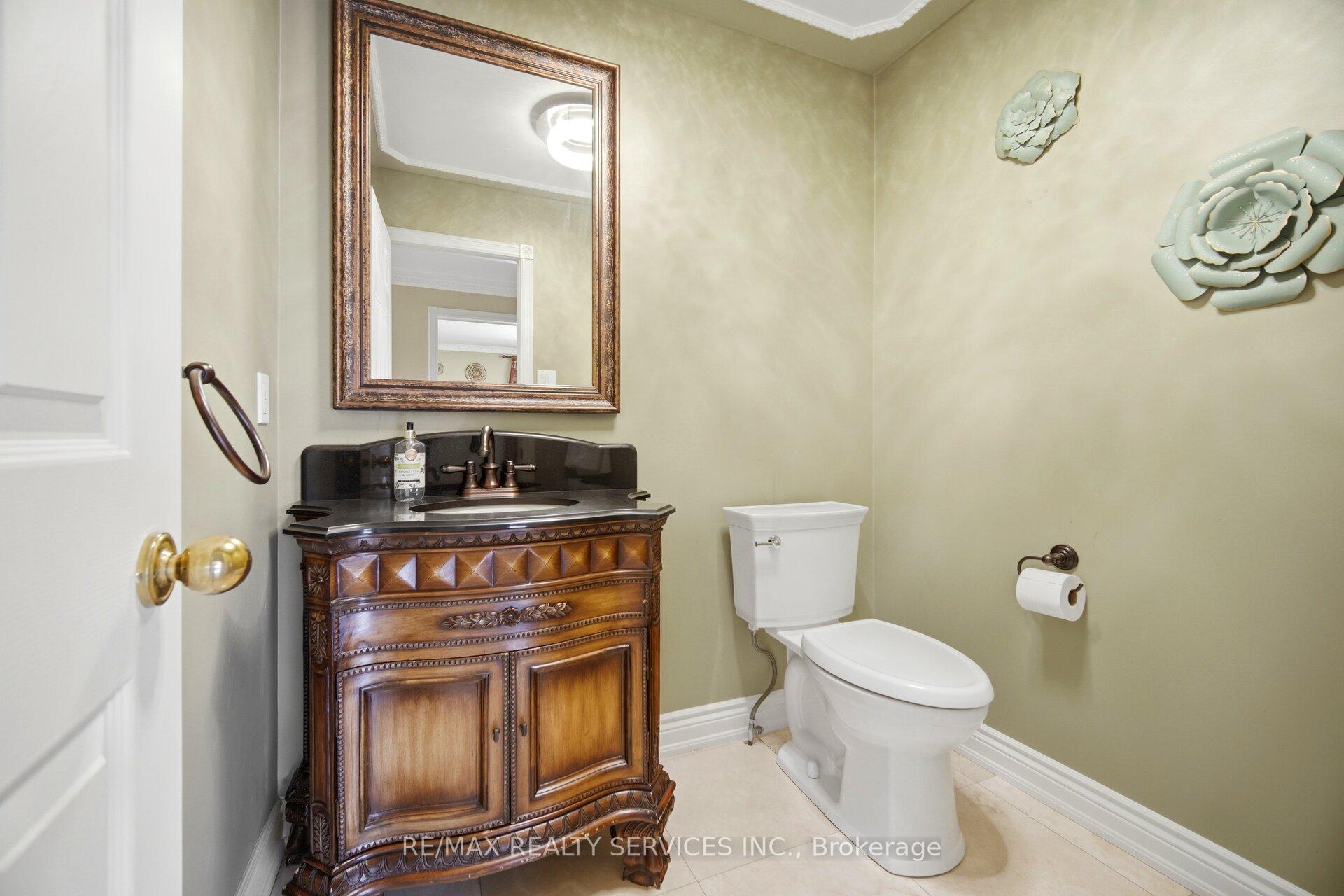 Photo 16 of 36 Shadywood Road, Brampton, Heart Lake West — HOMEH