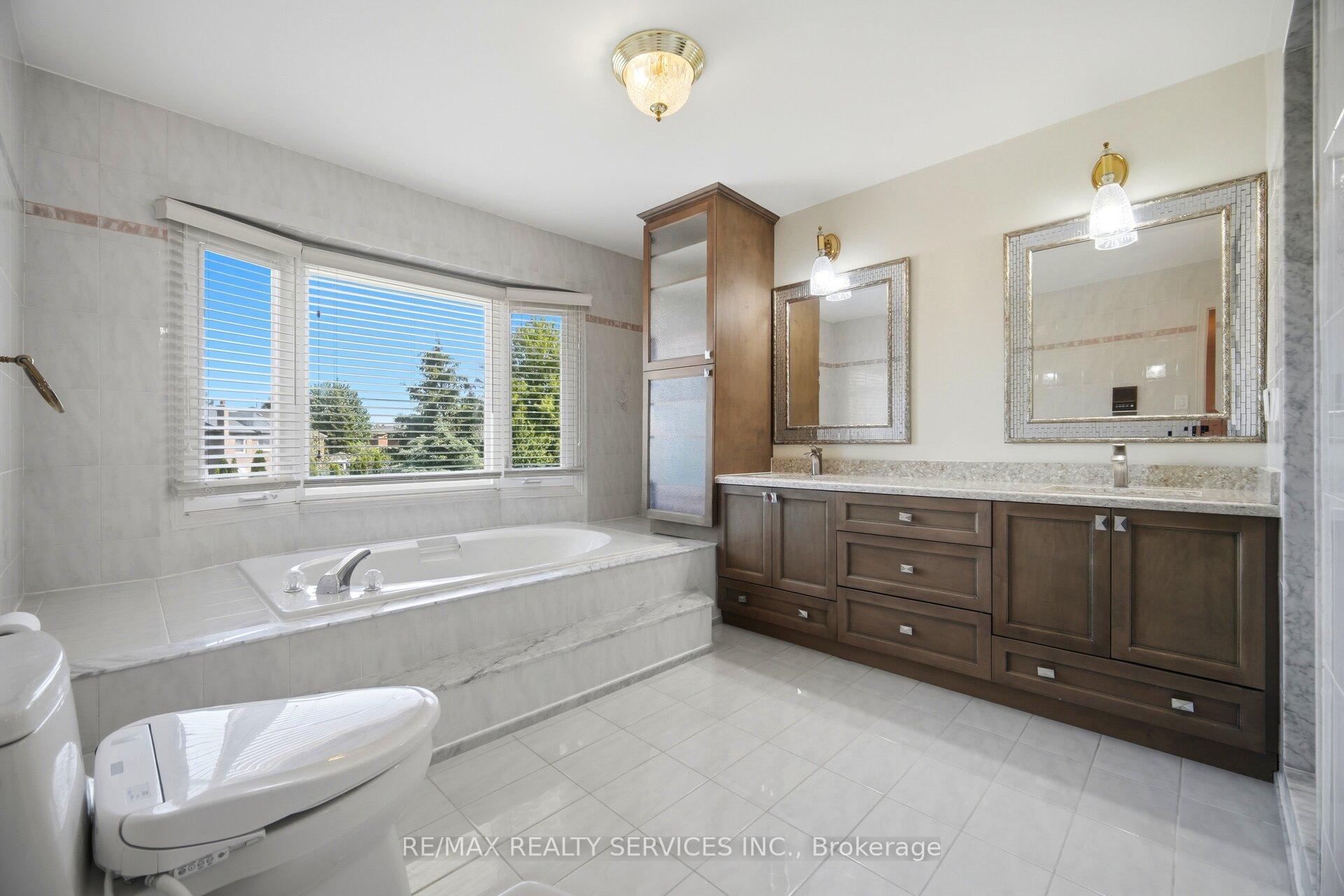 Photo 22 of 36 Shadywood Road, Brampton, Heart Lake West — HOMEH