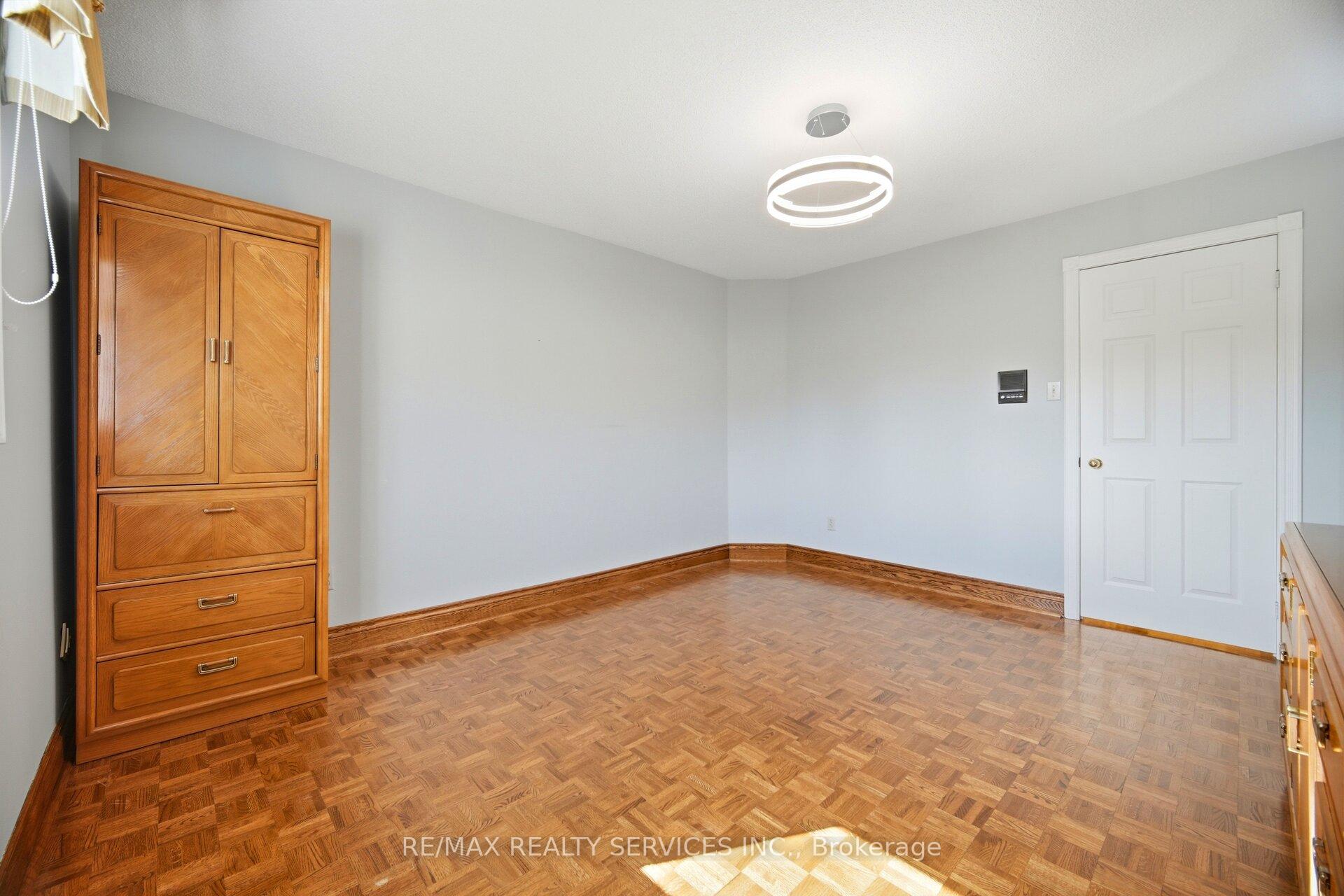 Photo 27 of 36 Shadywood Road, Brampton, Heart Lake West — HOMEH