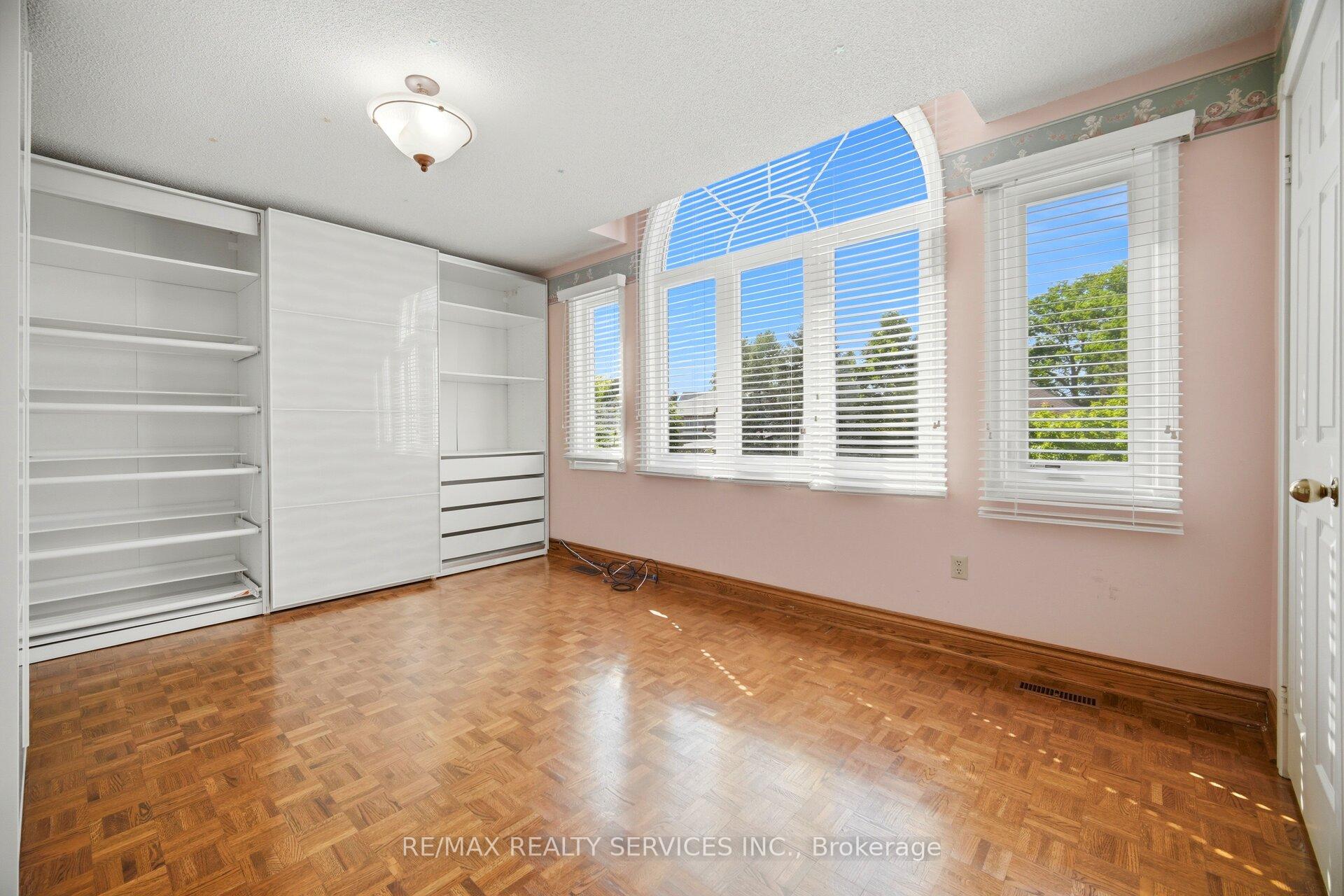 Photo 28 of 36 Shadywood Road, Brampton, Heart Lake West — HOMEH