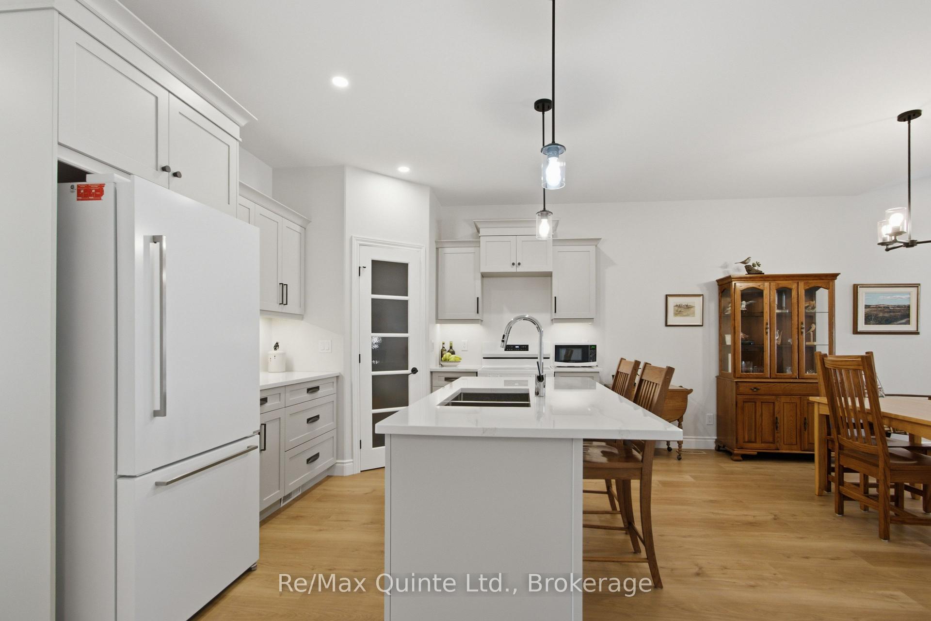 Photo 5 of 94 Raycroft Drive, Belleville, Thurlow Ward — HOMEH