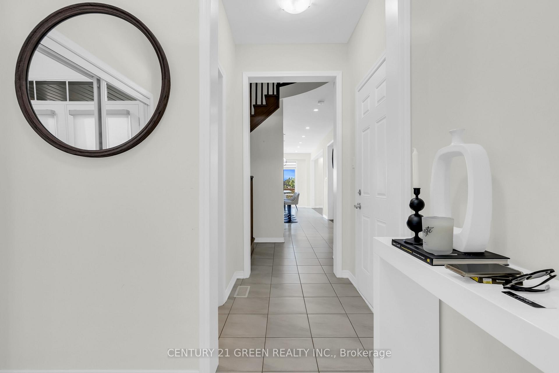 Photo 5 of 28 Magdalena Street, Hamilton, Stoney Creek — HOMEH