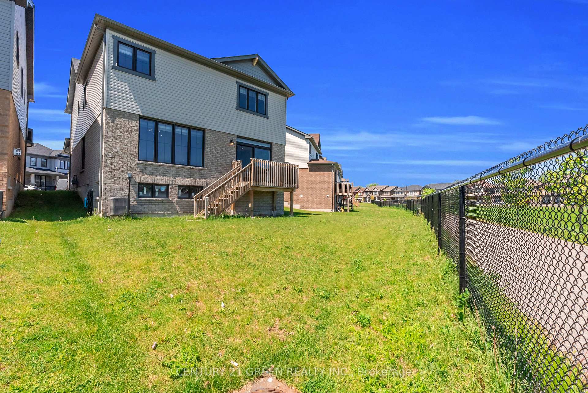 Photo 28 of 28 Magdalena Street, Hamilton, Stoney Creek — HOMEH