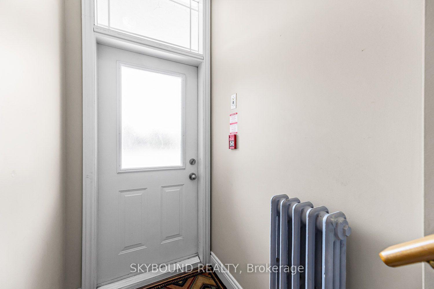Photo 3 of Unit 1, 910 Kingston Road S, Toronto, East End-Danforth — HOMEH