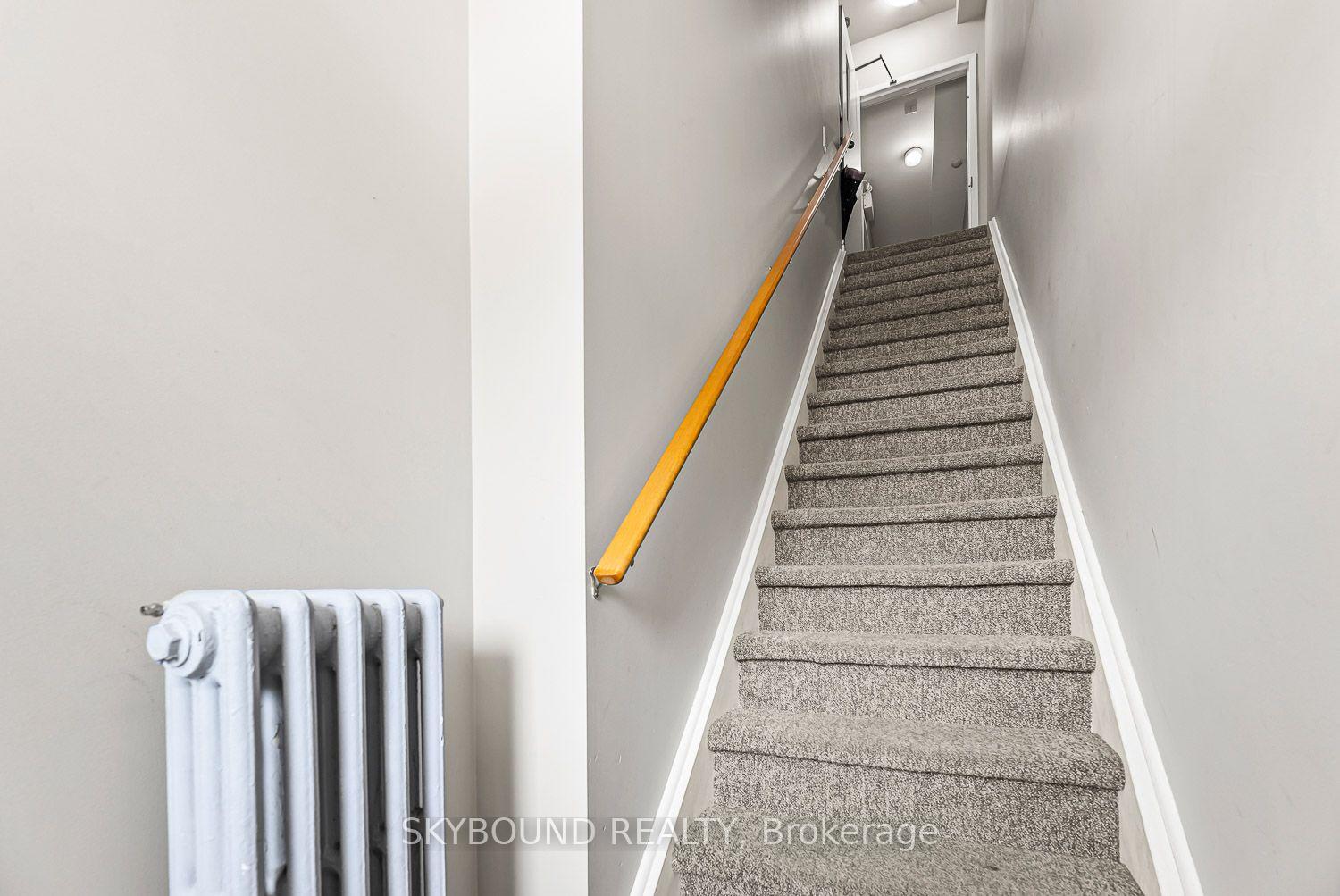 Photo 4 of Unit 1, 910 Kingston Road S, Toronto, East End-Danforth — HOMEH