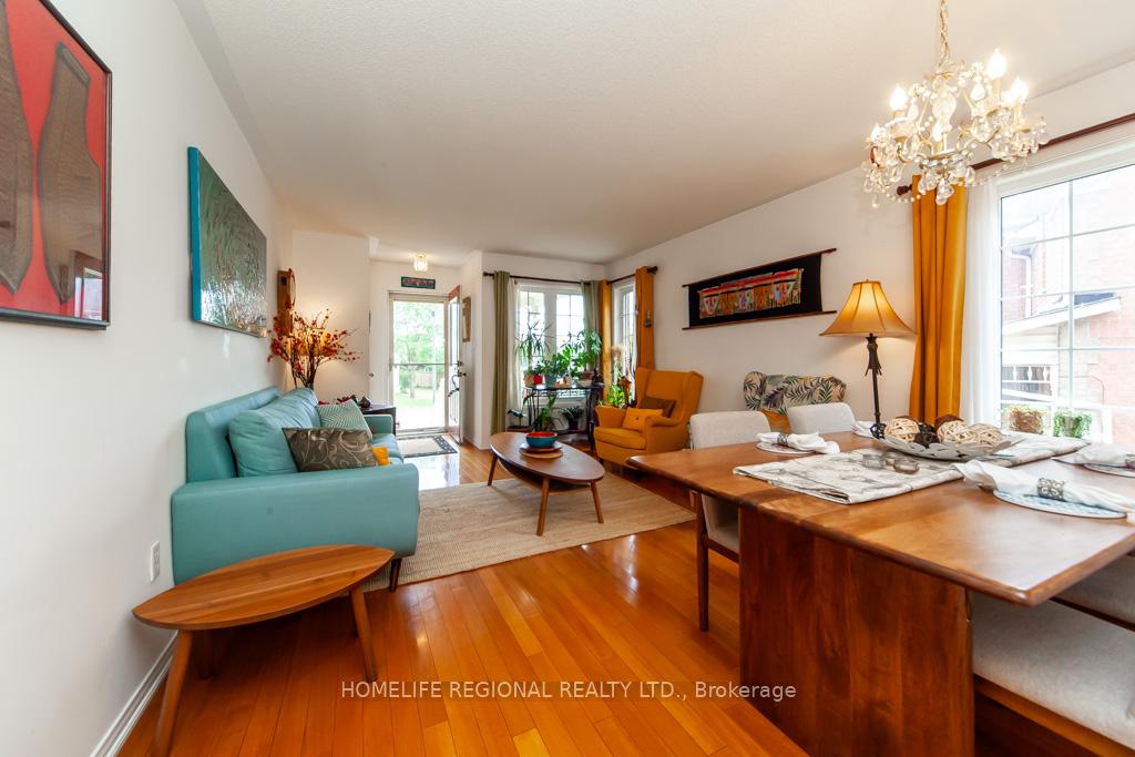 Photo 3 of 20 Rosemarie Crescent, Whitby, Brooklin — HOMEH