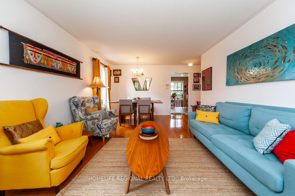 Photo 5 of 20 Rosemarie Crescent, Whitby, Brooklin — HOMEH
