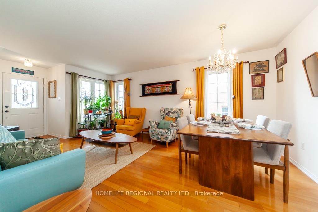 Photo 6 of 20 Rosemarie Crescent, Whitby, Brooklin — HOMEH