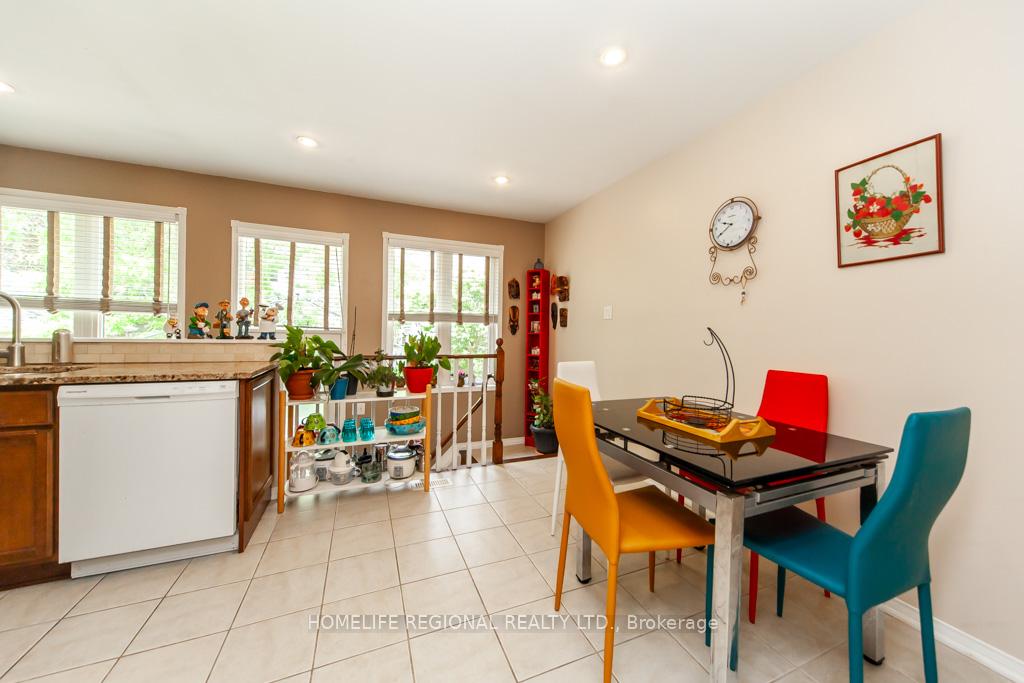 Photo 7 of 20 Rosemarie Crescent, Whitby, Brooklin — HOMEH