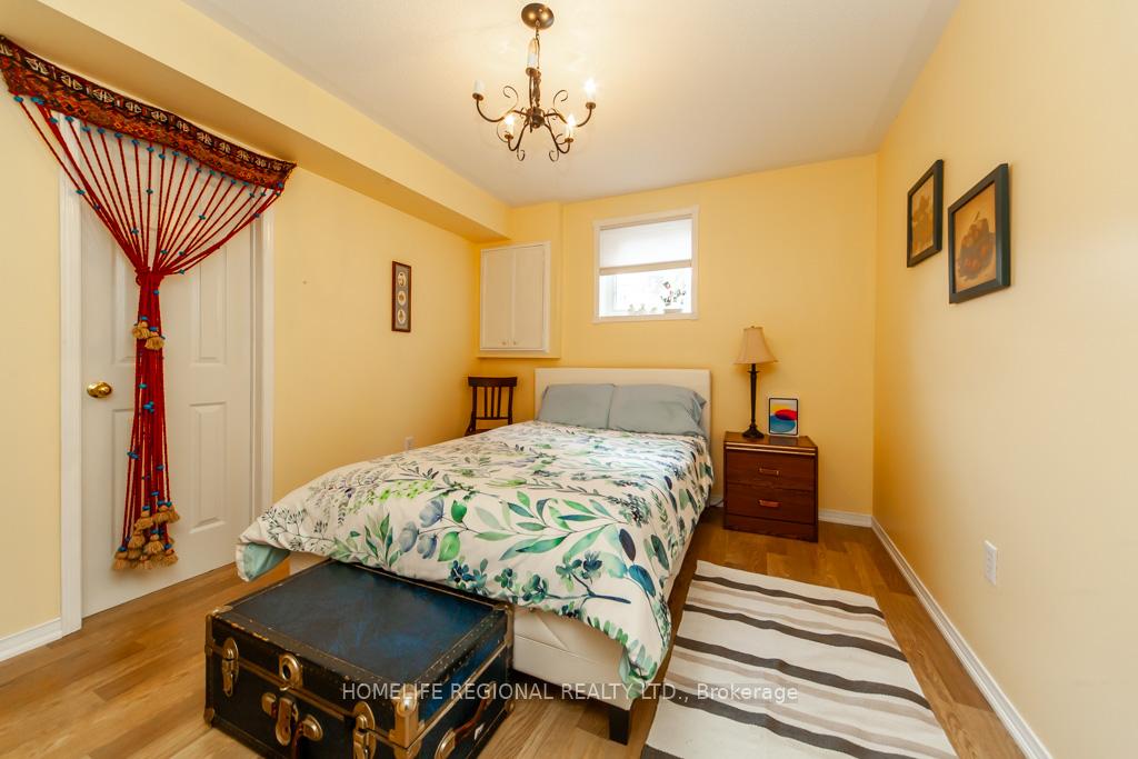 Photo 18 of 20 Rosemarie Crescent, Whitby, Brooklin — HOMEH
