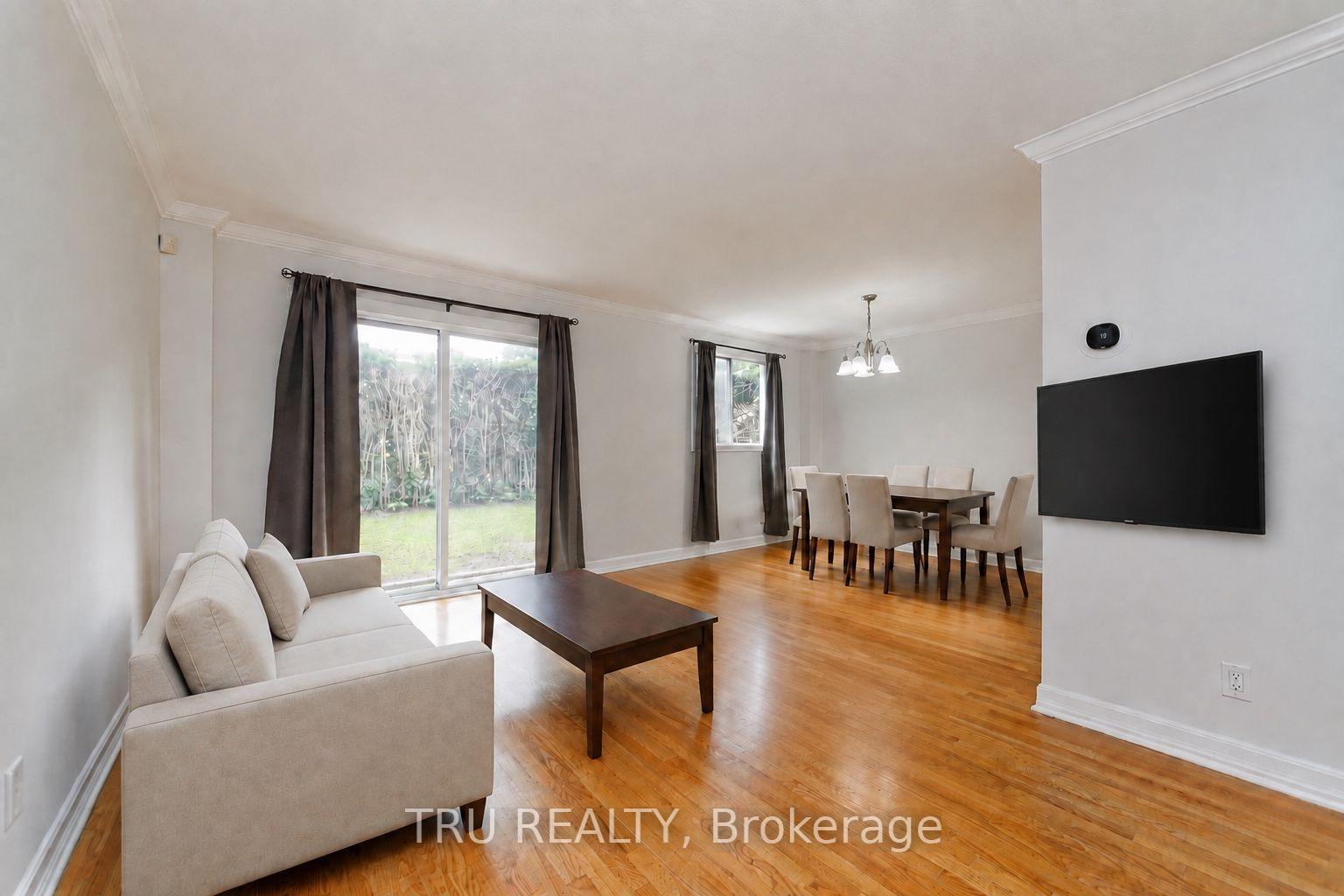 Photo 4 of 14 Wolfgang Drive, Ottawa, Barrhaven - Knollsbrook — HOMEH
