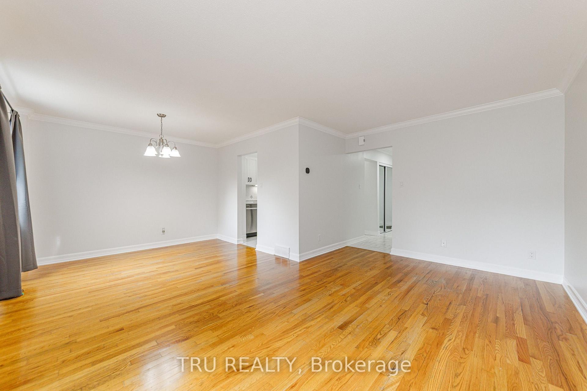 Photo 6 of 14 Wolfgang Drive, Ottawa, Barrhaven - Knollsbrook — HOMEH
