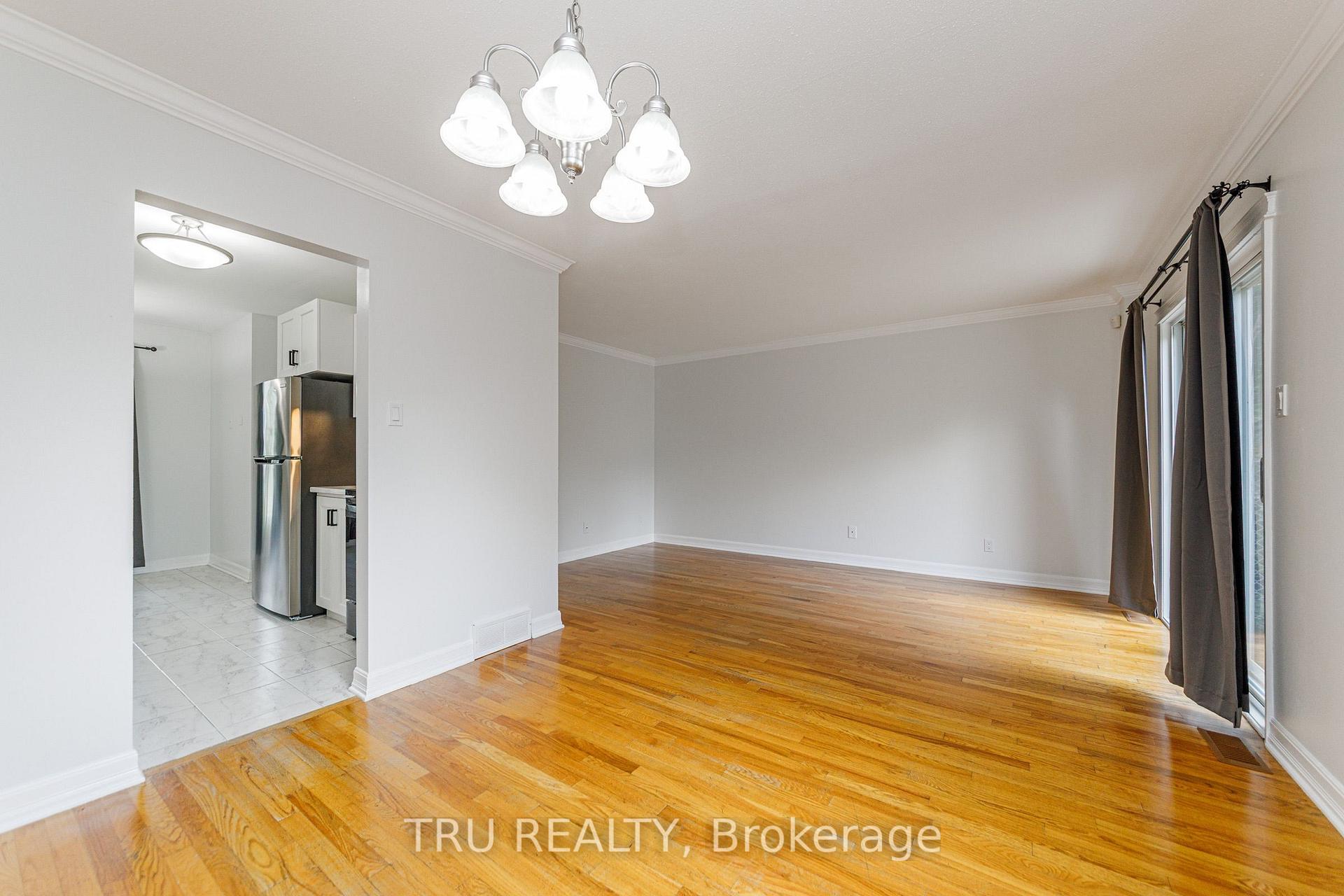 Photo 7 of 14 Wolfgang Drive, Ottawa, Barrhaven - Knollsbrook — HOMEH