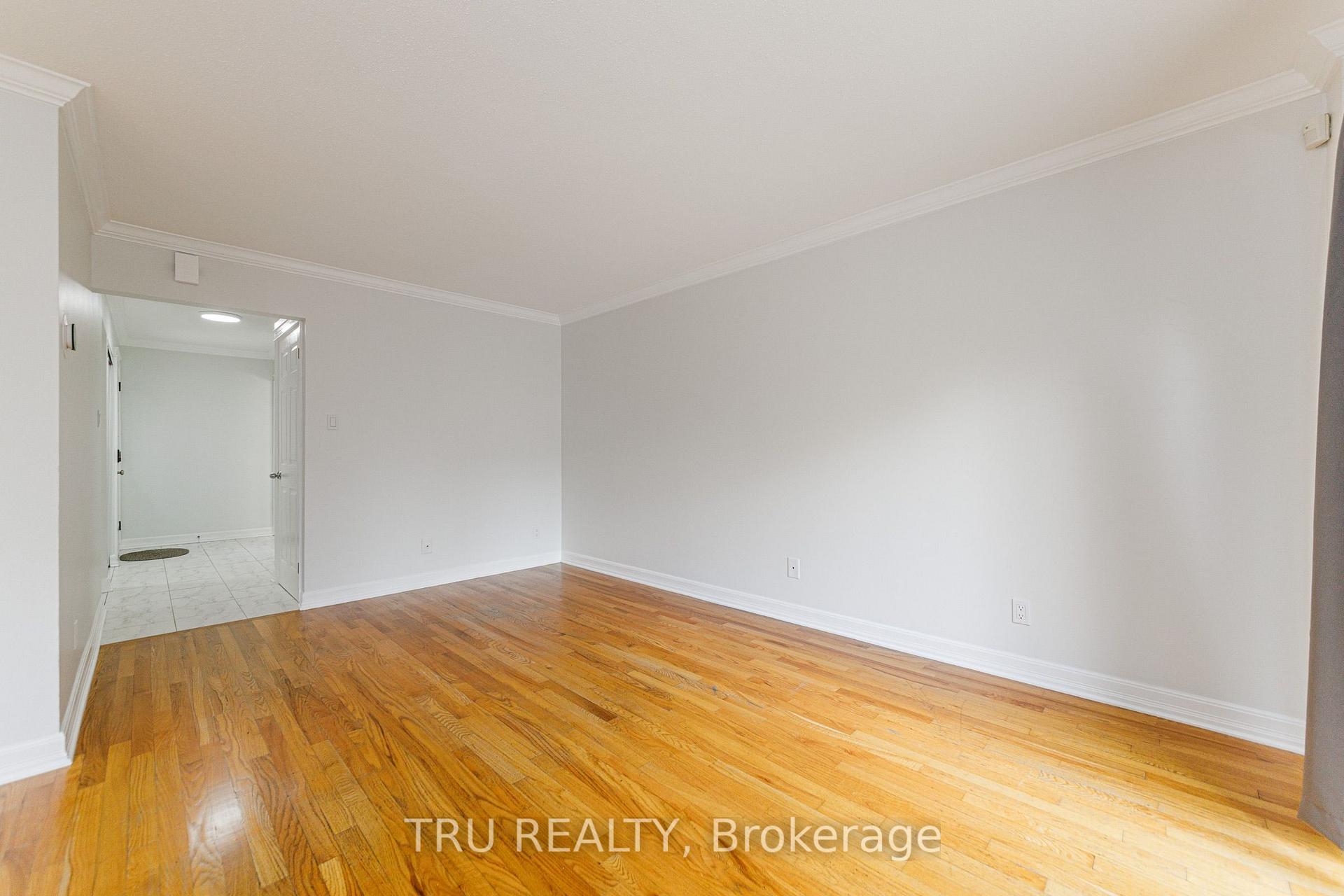 Photo 8 of 14 Wolfgang Drive, Ottawa, Barrhaven - Knollsbrook — HOMEH