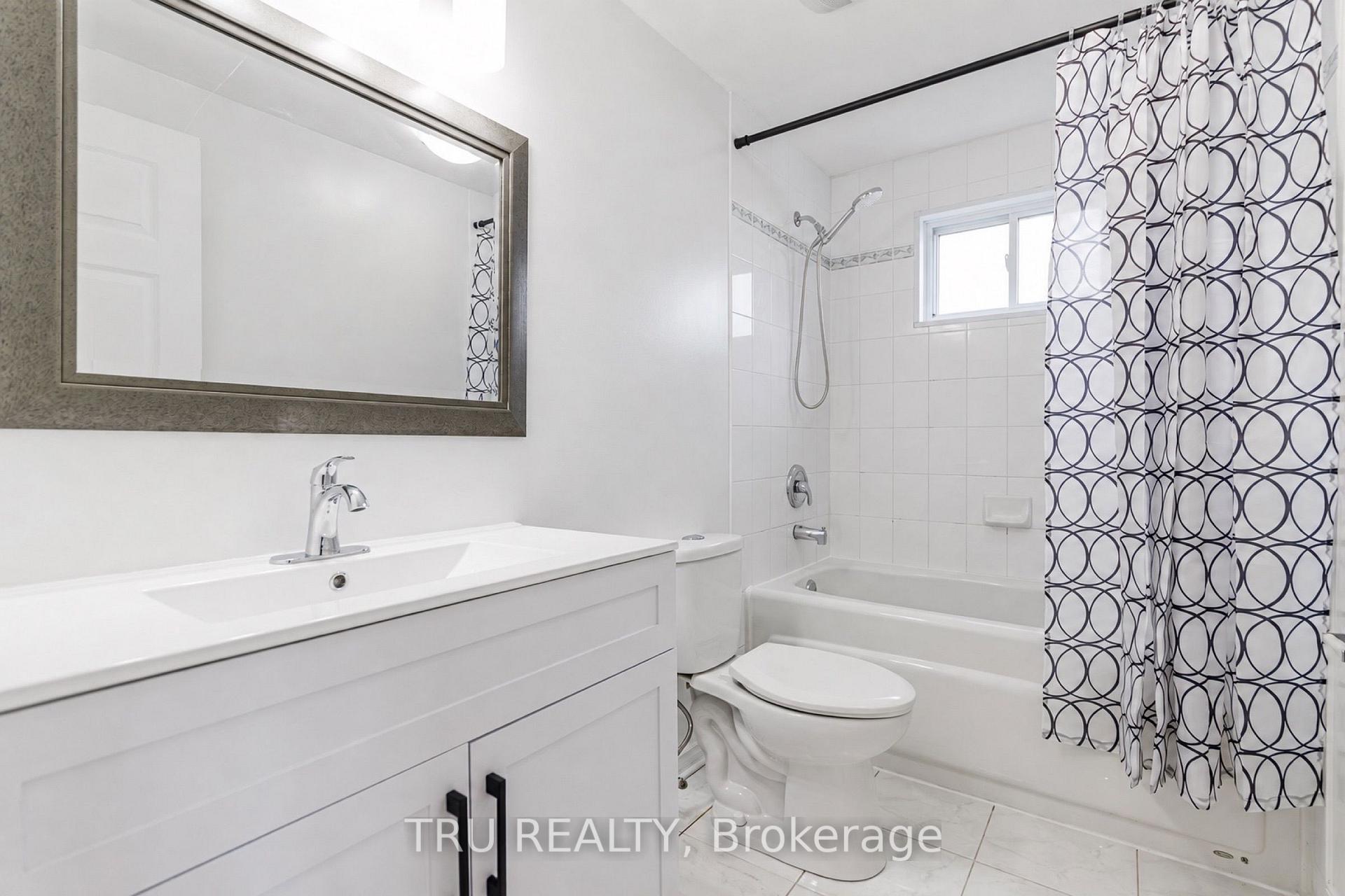 Photo 13 of 14 Wolfgang Drive, Ottawa, Barrhaven - Knollsbrook — HOMEH