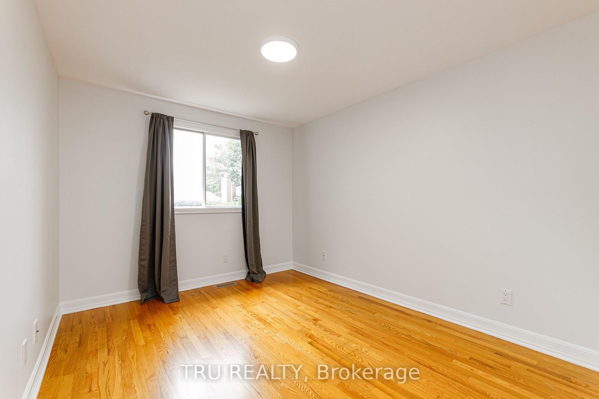 Photo 17 of 14 Wolfgang Drive, Ottawa, Barrhaven - Knollsbrook — HOMEH