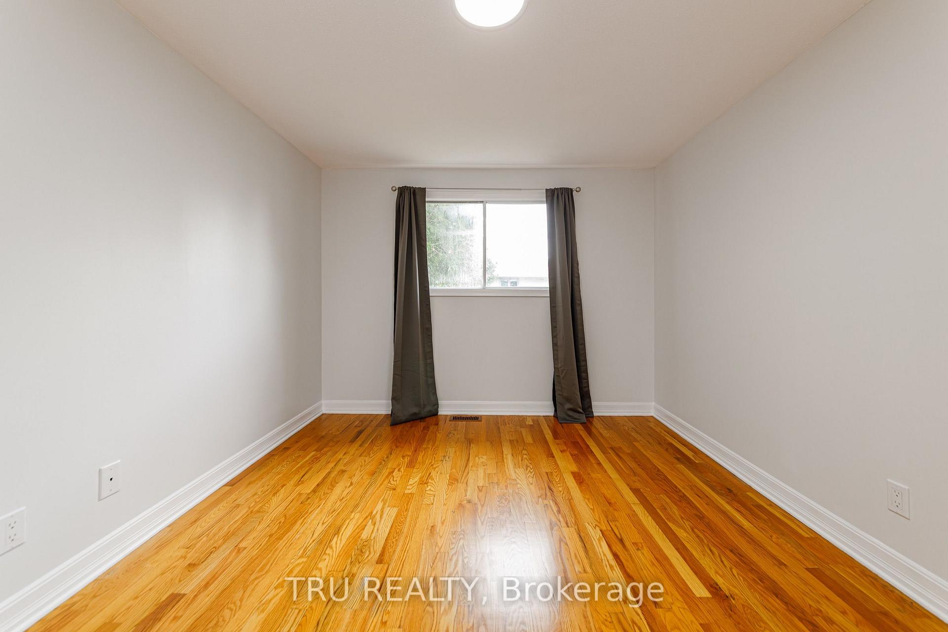 Photo 21 of 14 Wolfgang Drive, Ottawa, Barrhaven - Knollsbrook — HOMEH