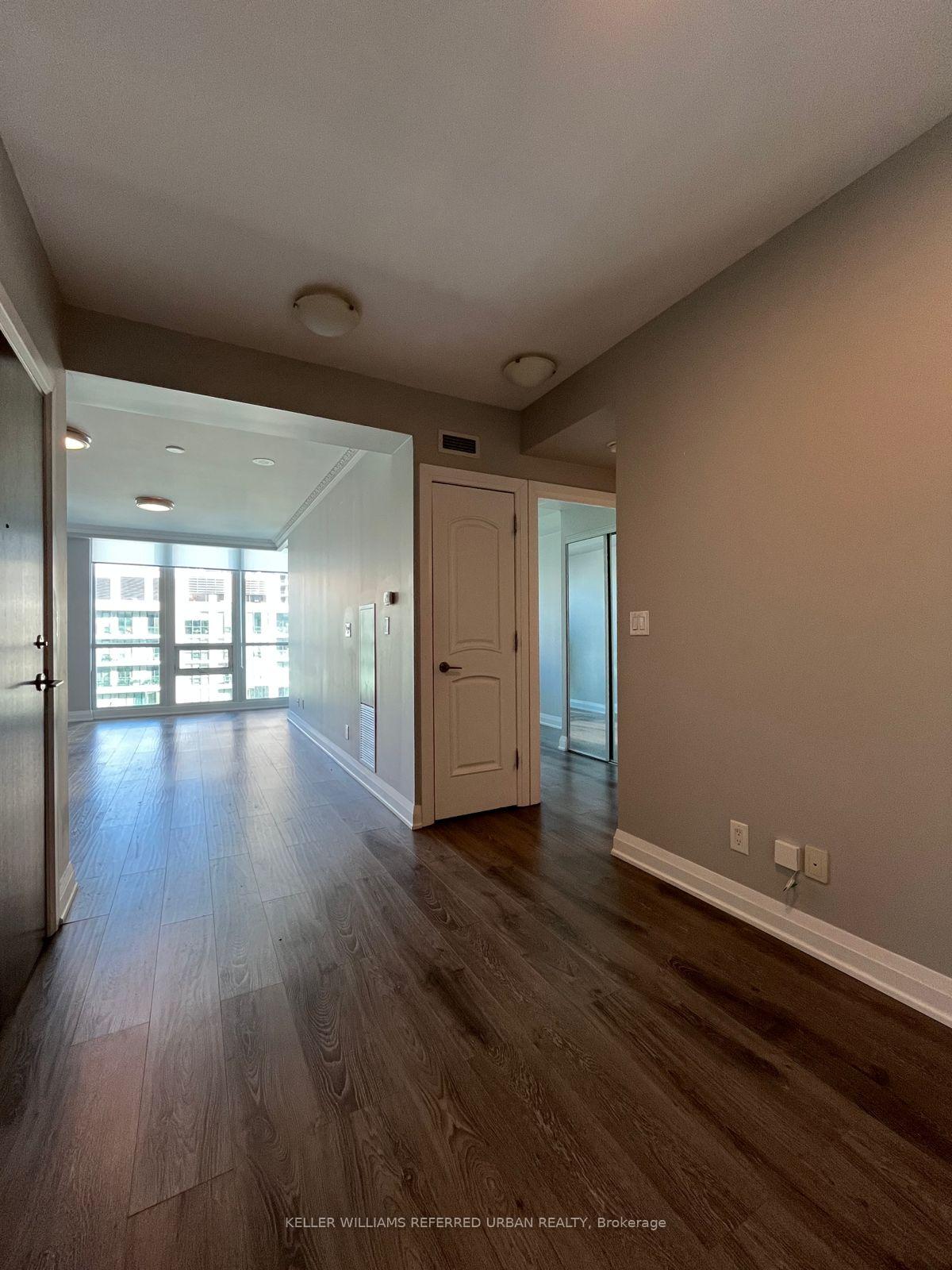 Photo 6 of Unit 3906, 16 Harbour Street, Toronto, Waterfront Communities — HOMEH