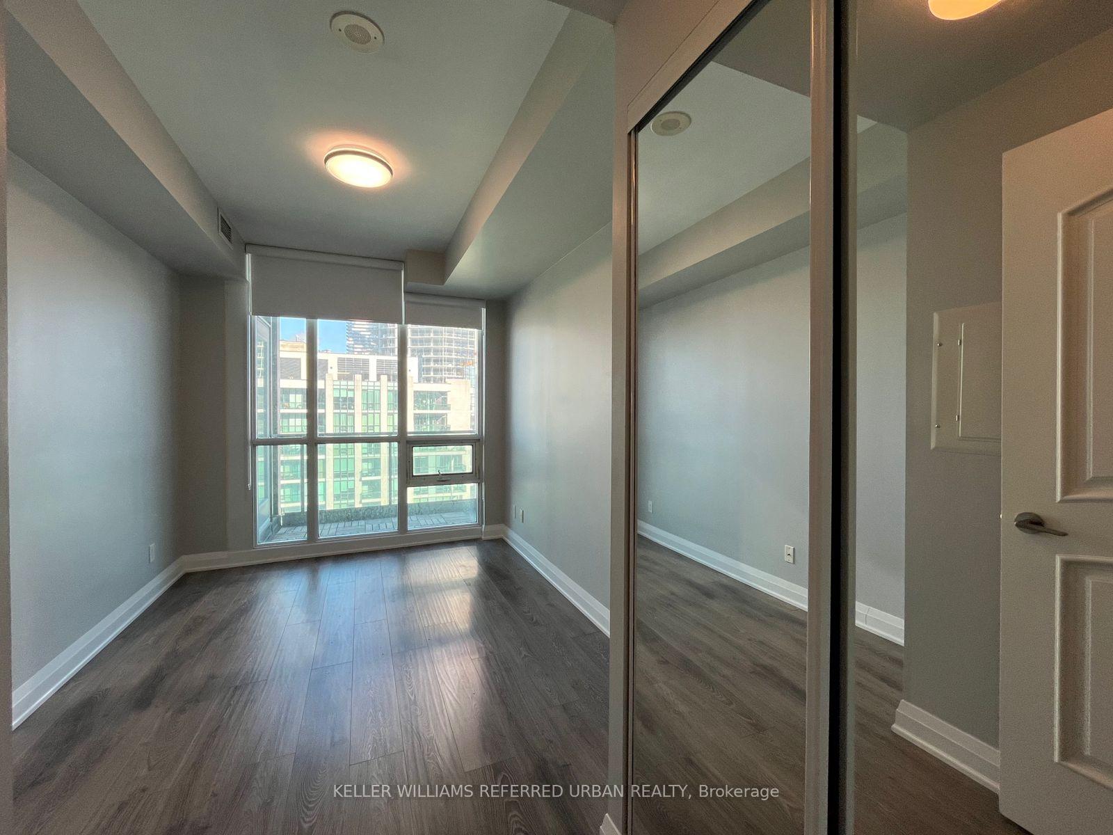 Photo 9 of Unit 3906, 16 Harbour Street, Toronto, Waterfront Communities — HOMEH
