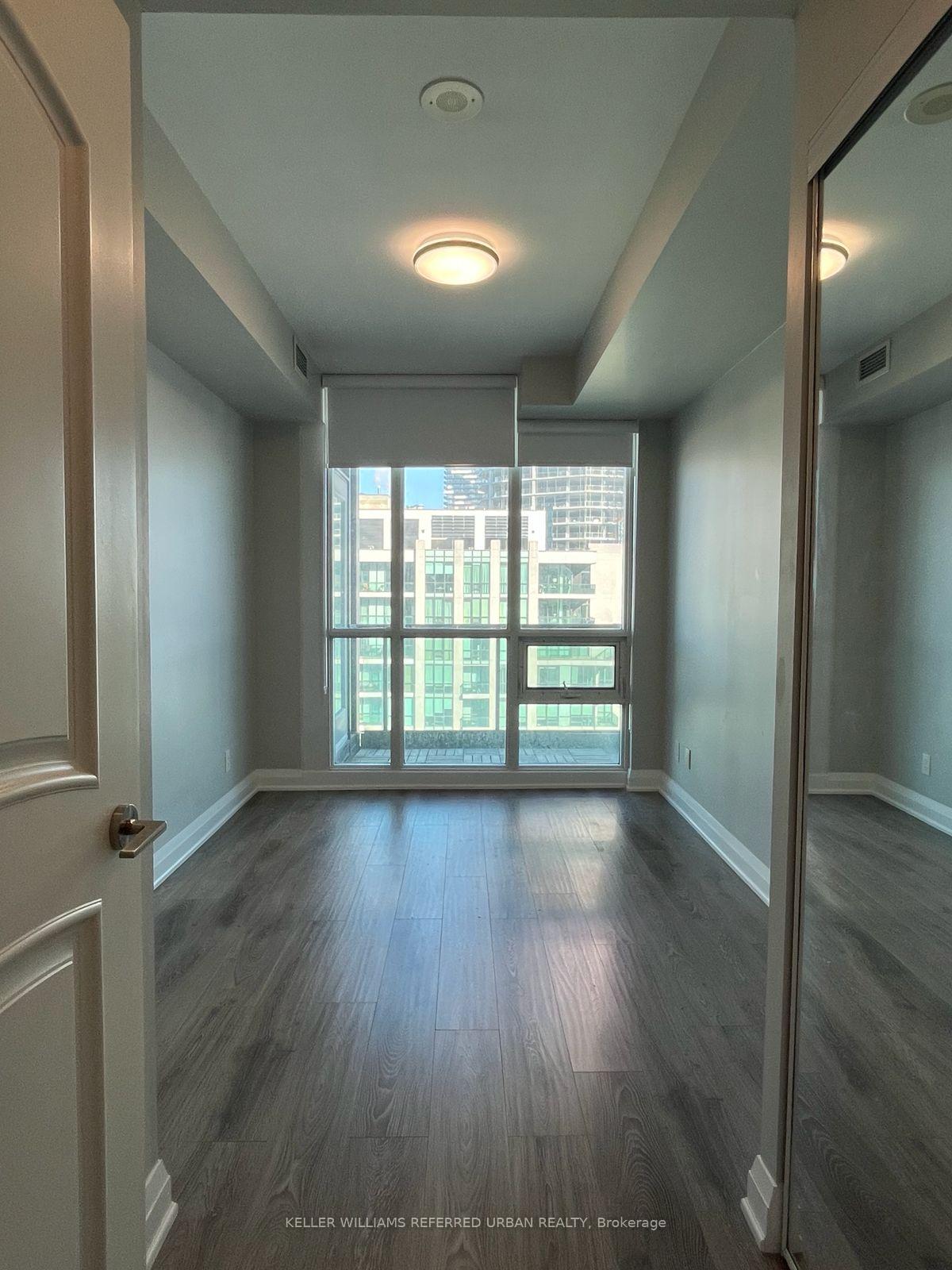 Photo 10 of Unit 3906, 16 Harbour Street, Toronto, Waterfront Communities — HOMEH
