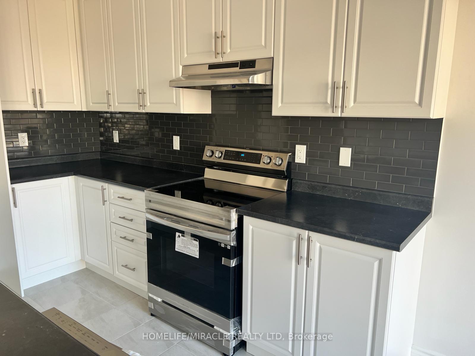 Photo 3 of 11 Sapphire Way, Thorold, Rolling Meadows — HOMEH