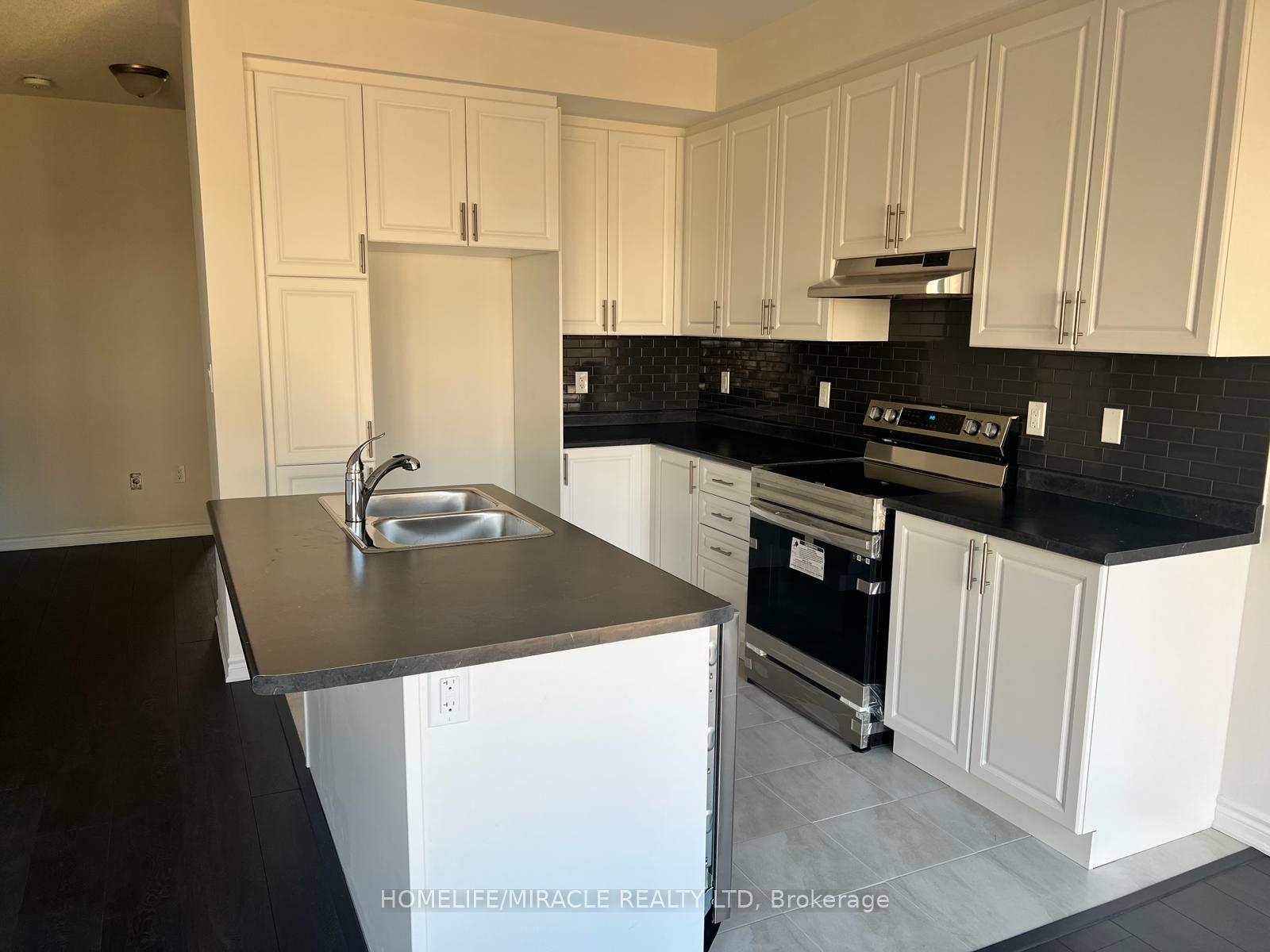 Photo 4 of 11 Sapphire Way, Thorold, Rolling Meadows — HOMEH