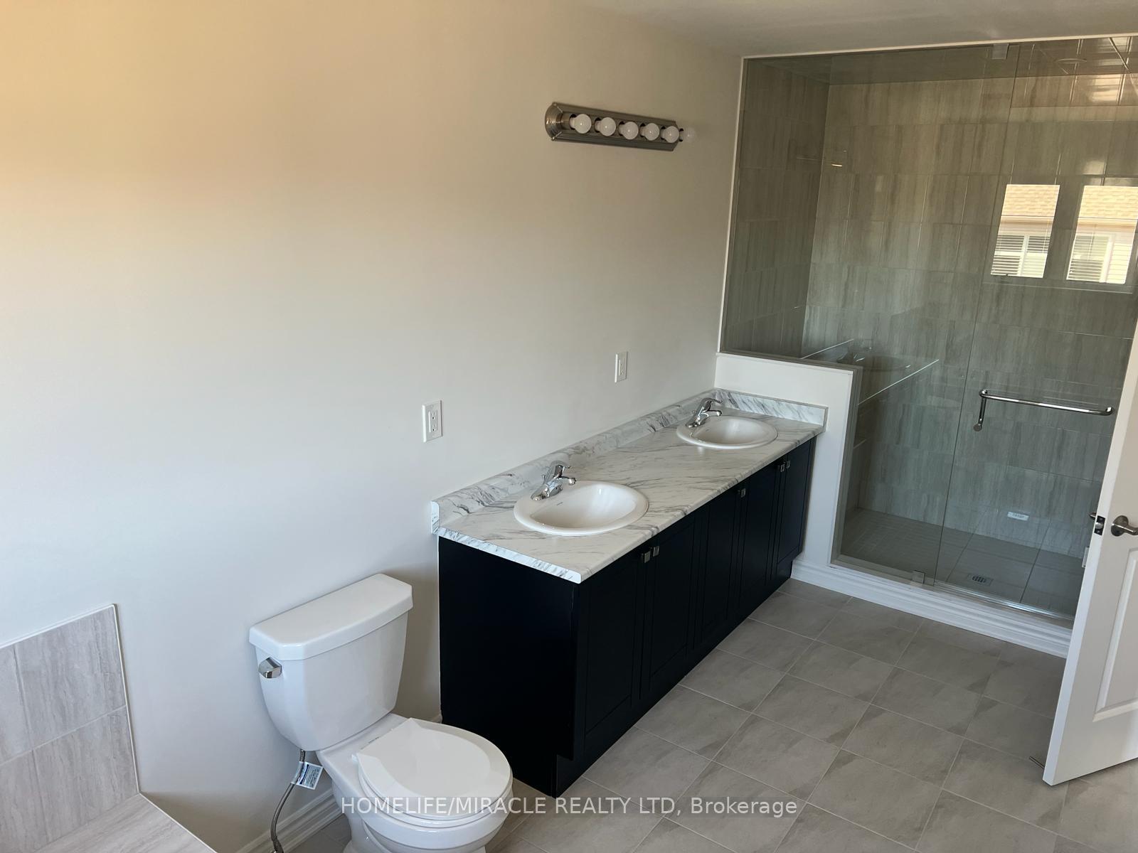 Photo 12 of 11 Sapphire Way, Thorold, Rolling Meadows — HOMEH