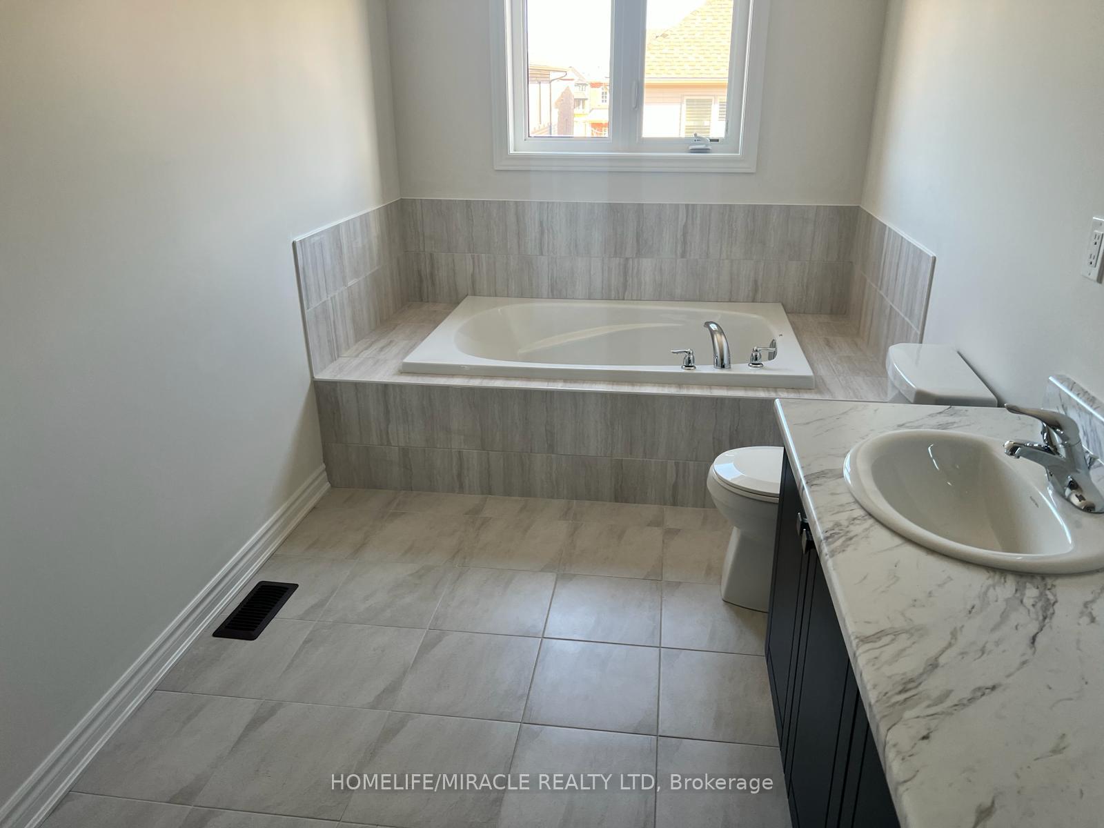 Photo 13 of 11 Sapphire Way, Thorold, Rolling Meadows — HOMEH