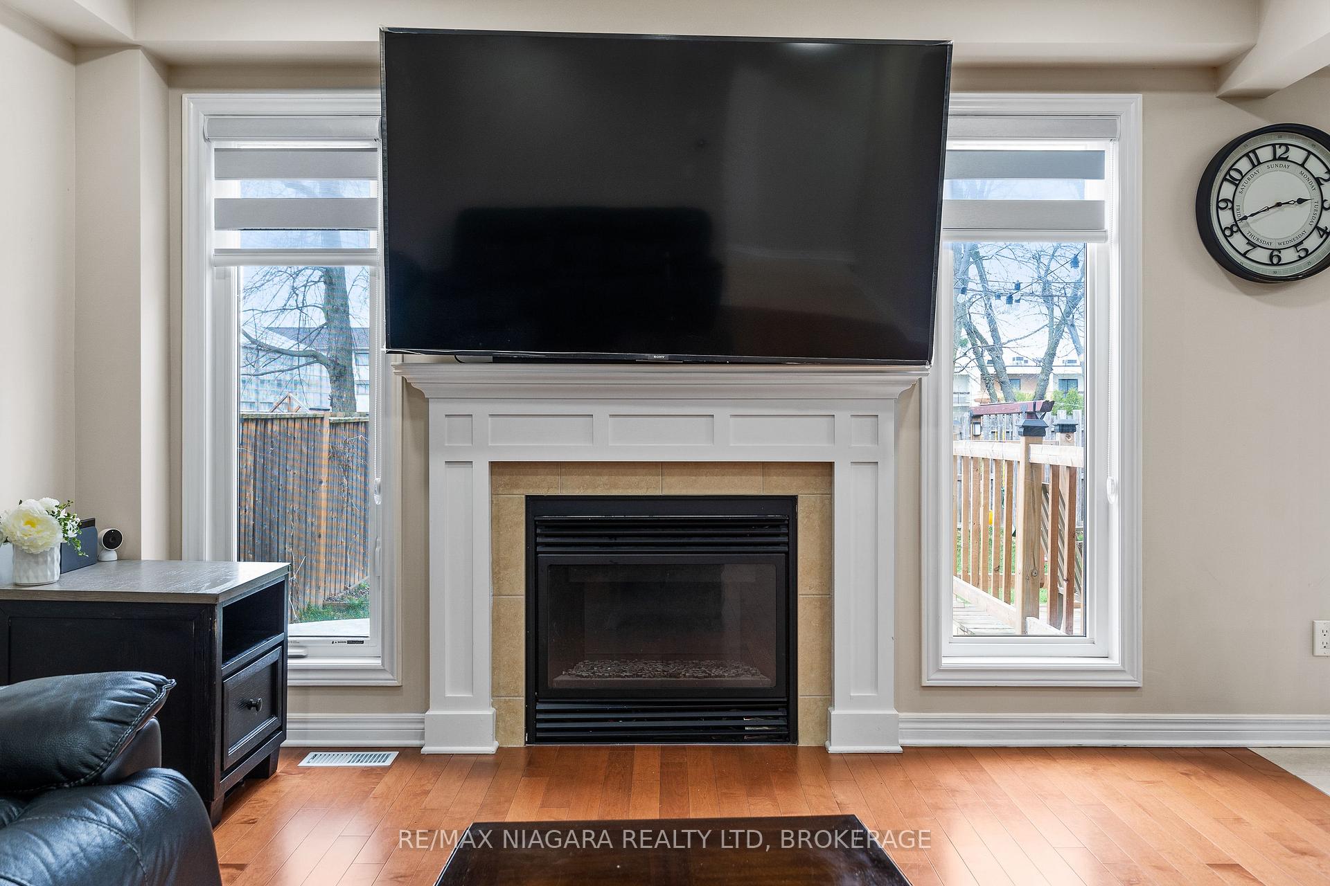 Photo 7 of 8511 Jennifer Crescent, Niagara Falls, Forestview — HOMEH