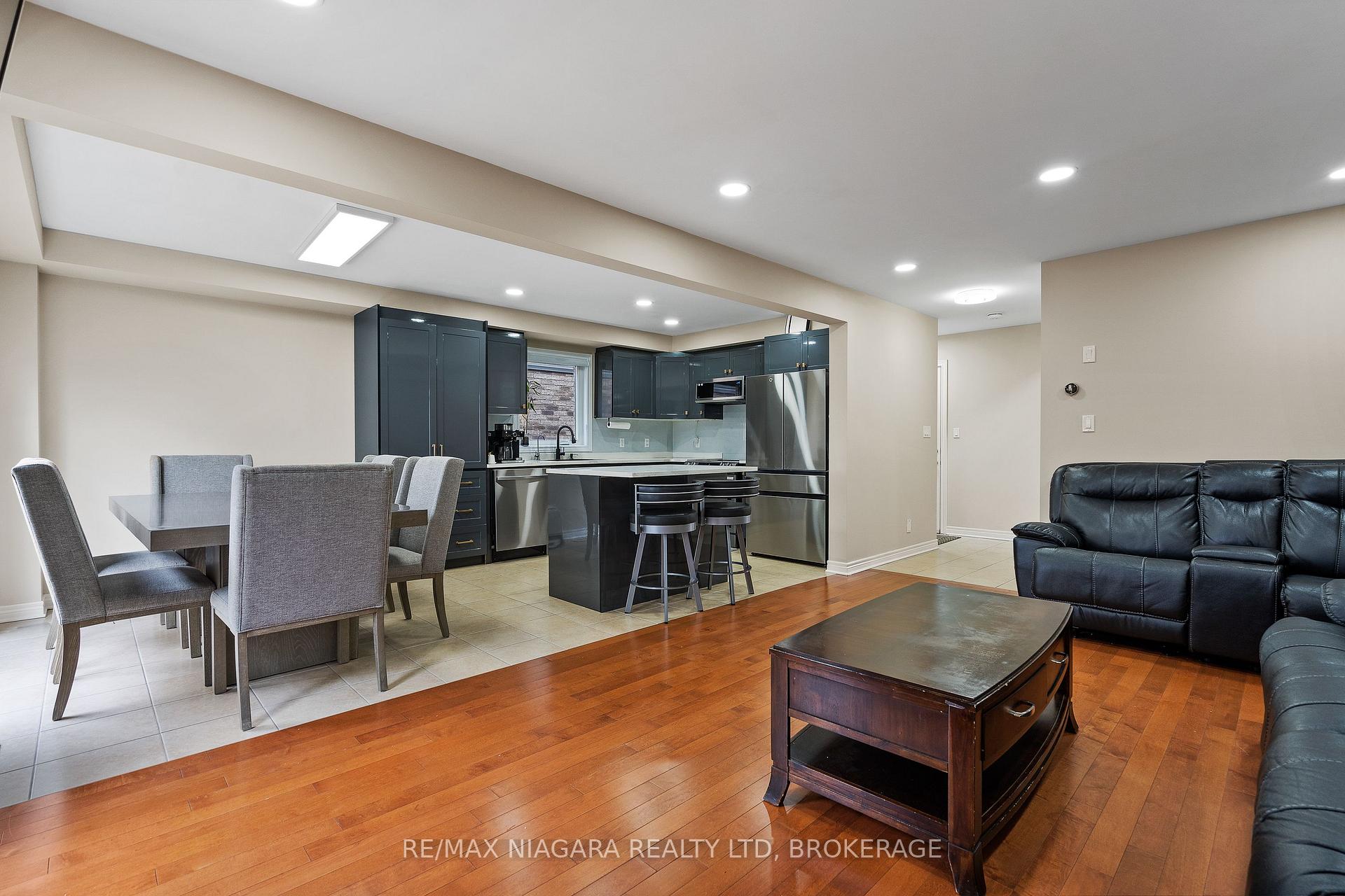 Photo 8 of 8511 Jennifer Crescent, Niagara Falls, Forestview — HOMEH