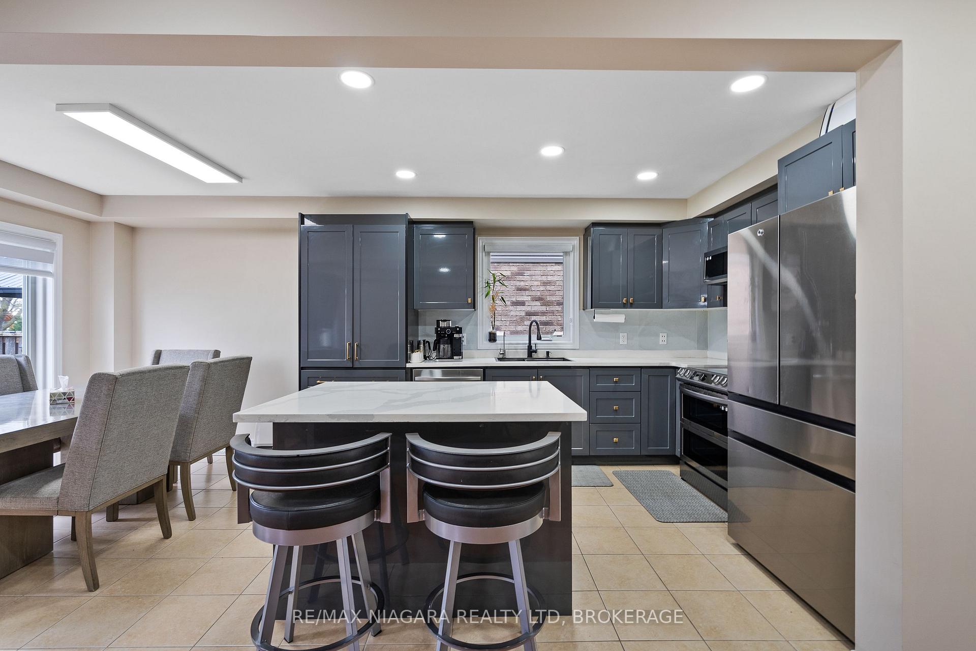 Photo 11 of 8511 Jennifer Crescent, Niagara Falls, Forestview — HOMEH