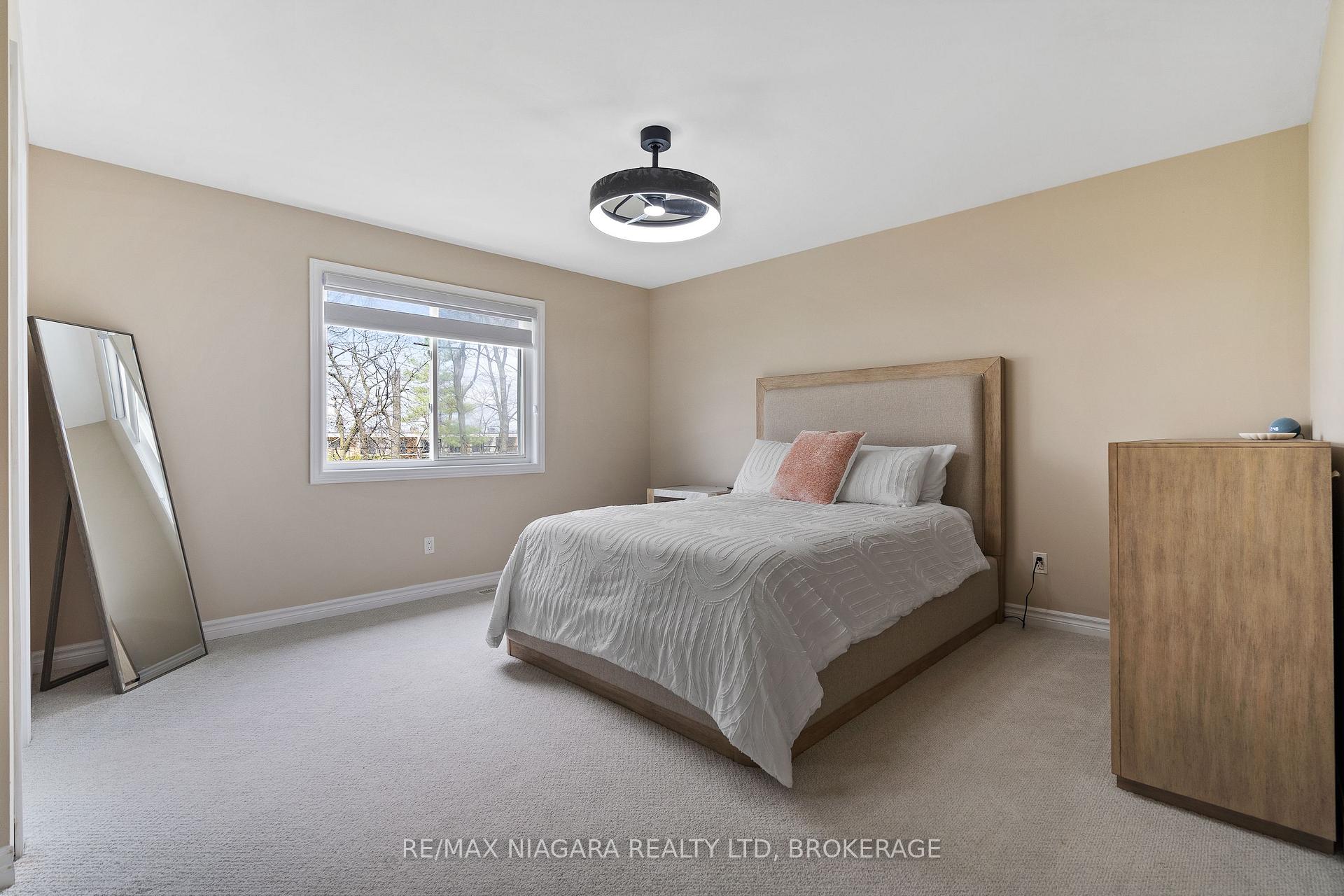 Photo 17 of 8511 Jennifer Crescent, Niagara Falls, Forestview — HOMEH