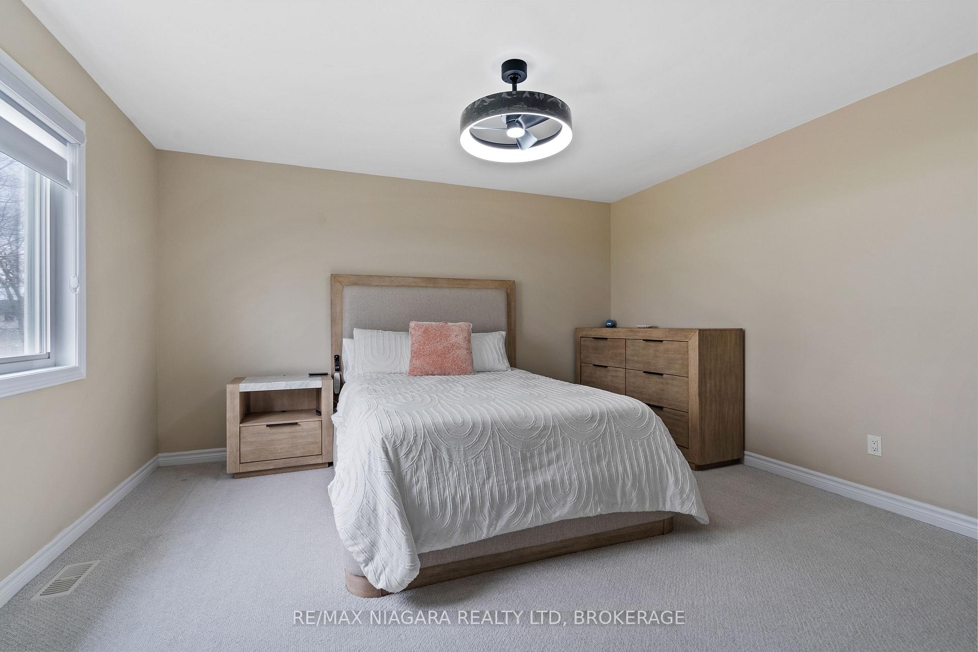 Photo 18 of 8511 Jennifer Crescent, Niagara Falls, Forestview — HOMEH
