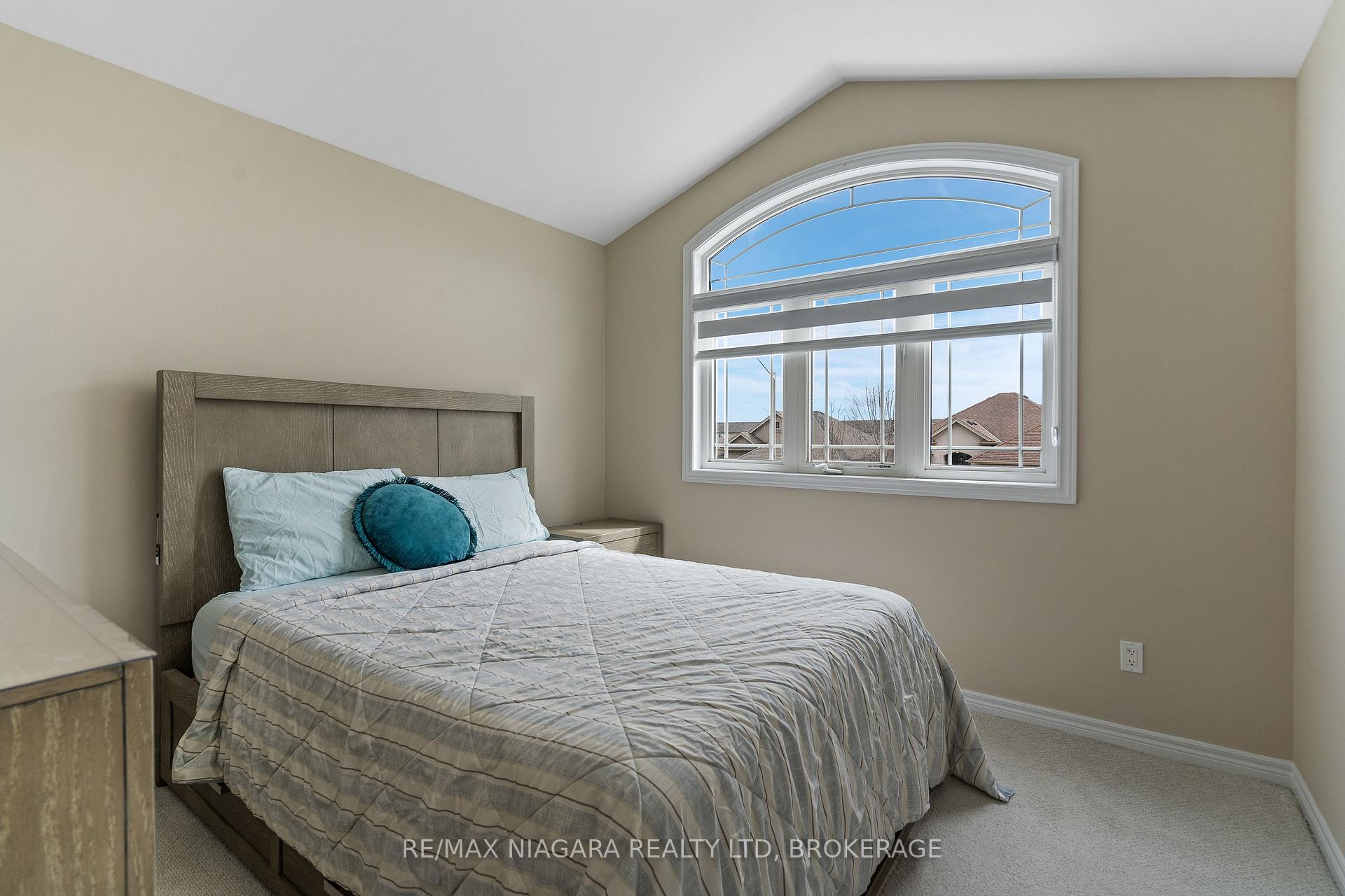 Photo 23 of 8511 Jennifer Crescent, Niagara Falls, Forestview — HOMEH