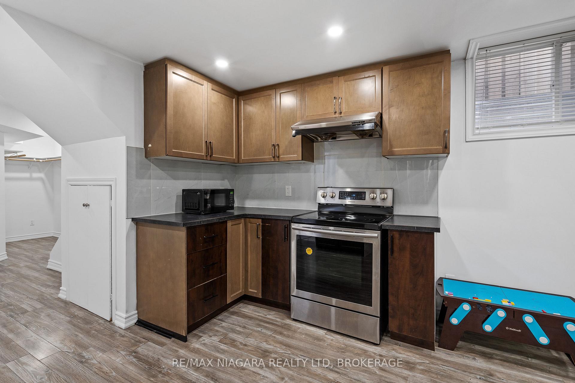 Photo 27 of 8511 Jennifer Crescent, Niagara Falls, Forestview — HOMEH