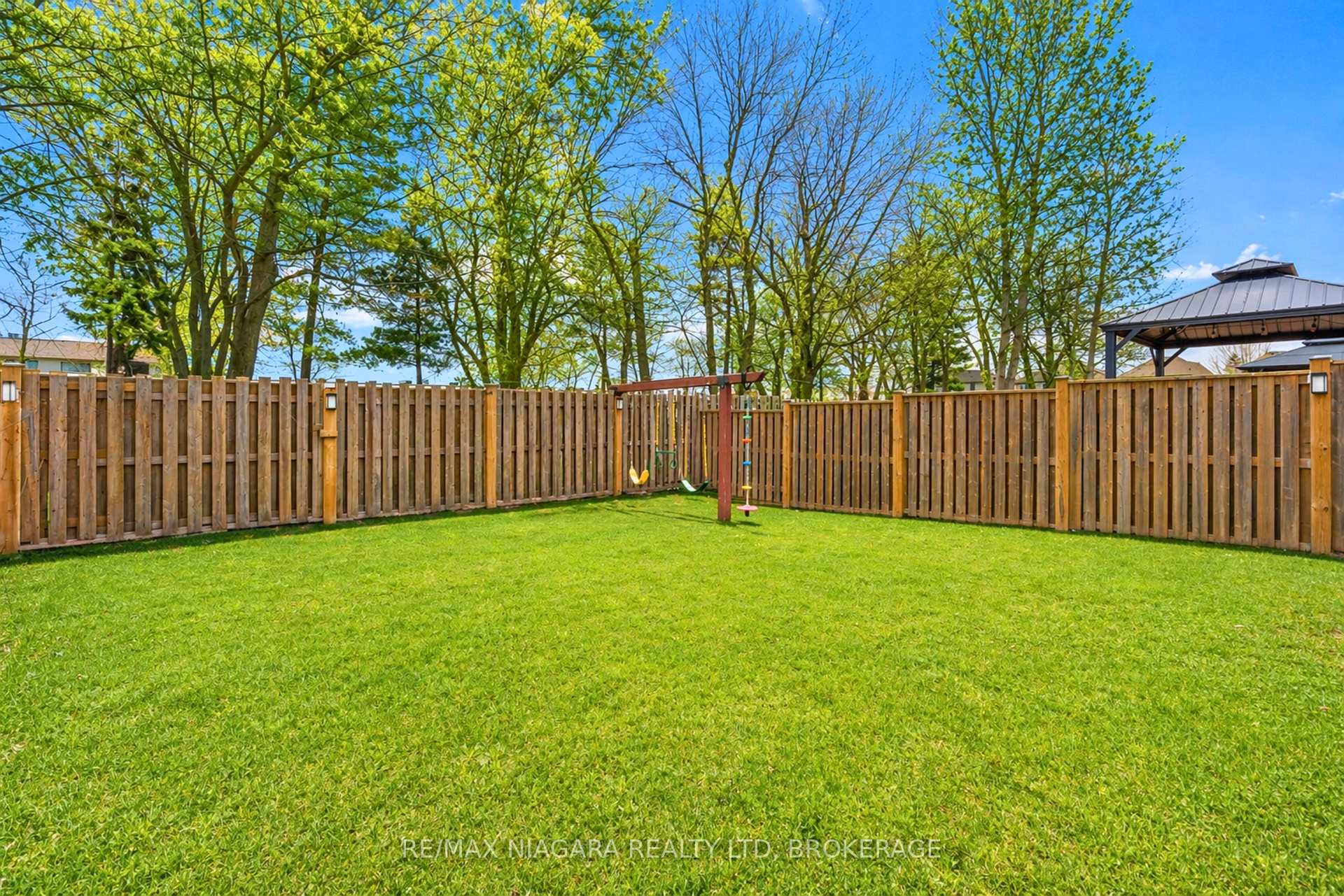 Photo 34 of 8511 Jennifer Crescent, Niagara Falls, Forestview — HOMEH