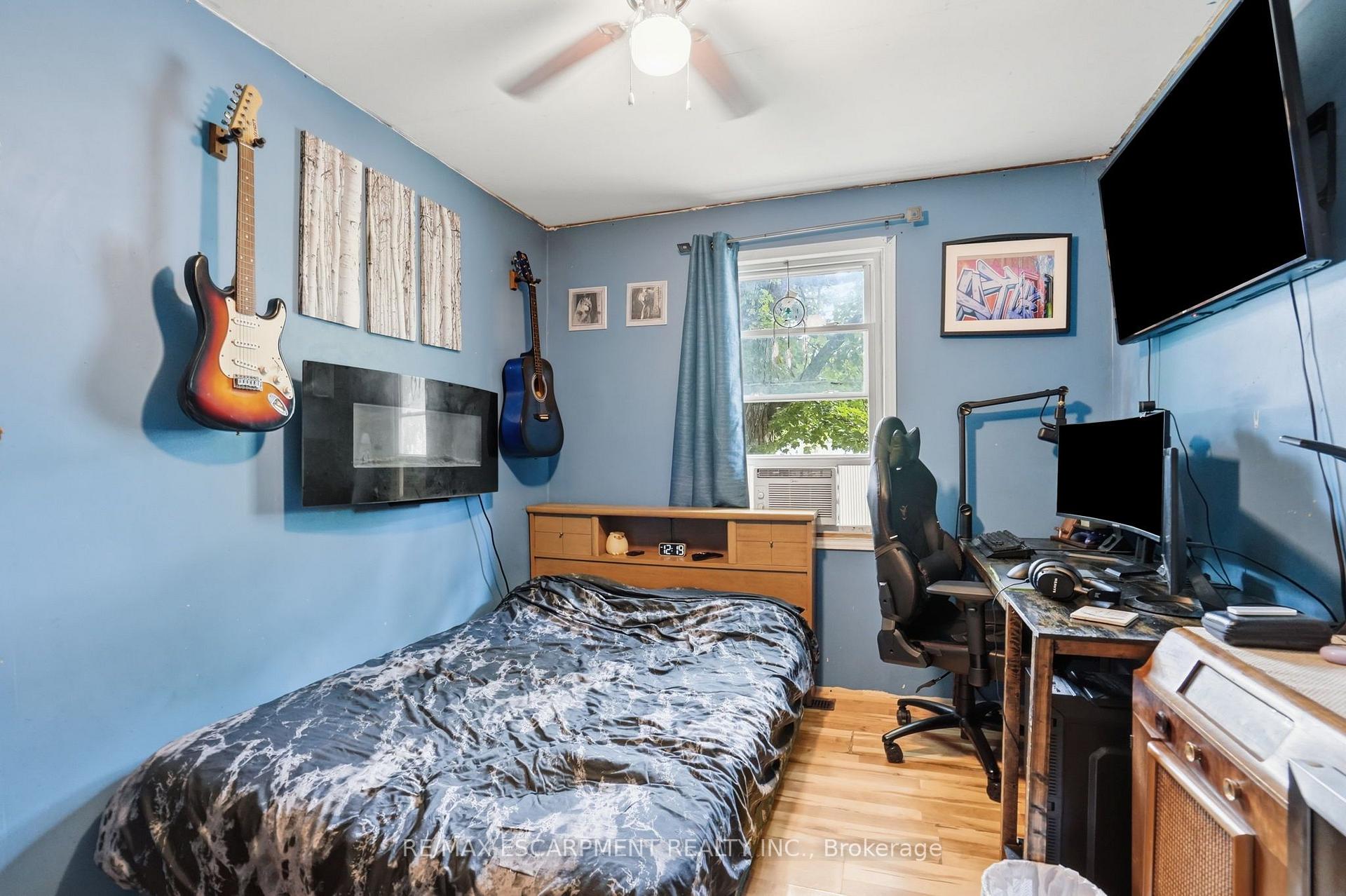 Photo 12 of 9 Lancaster Avenue, Brantford, Holmesdale-Lansdowne — HOMEH