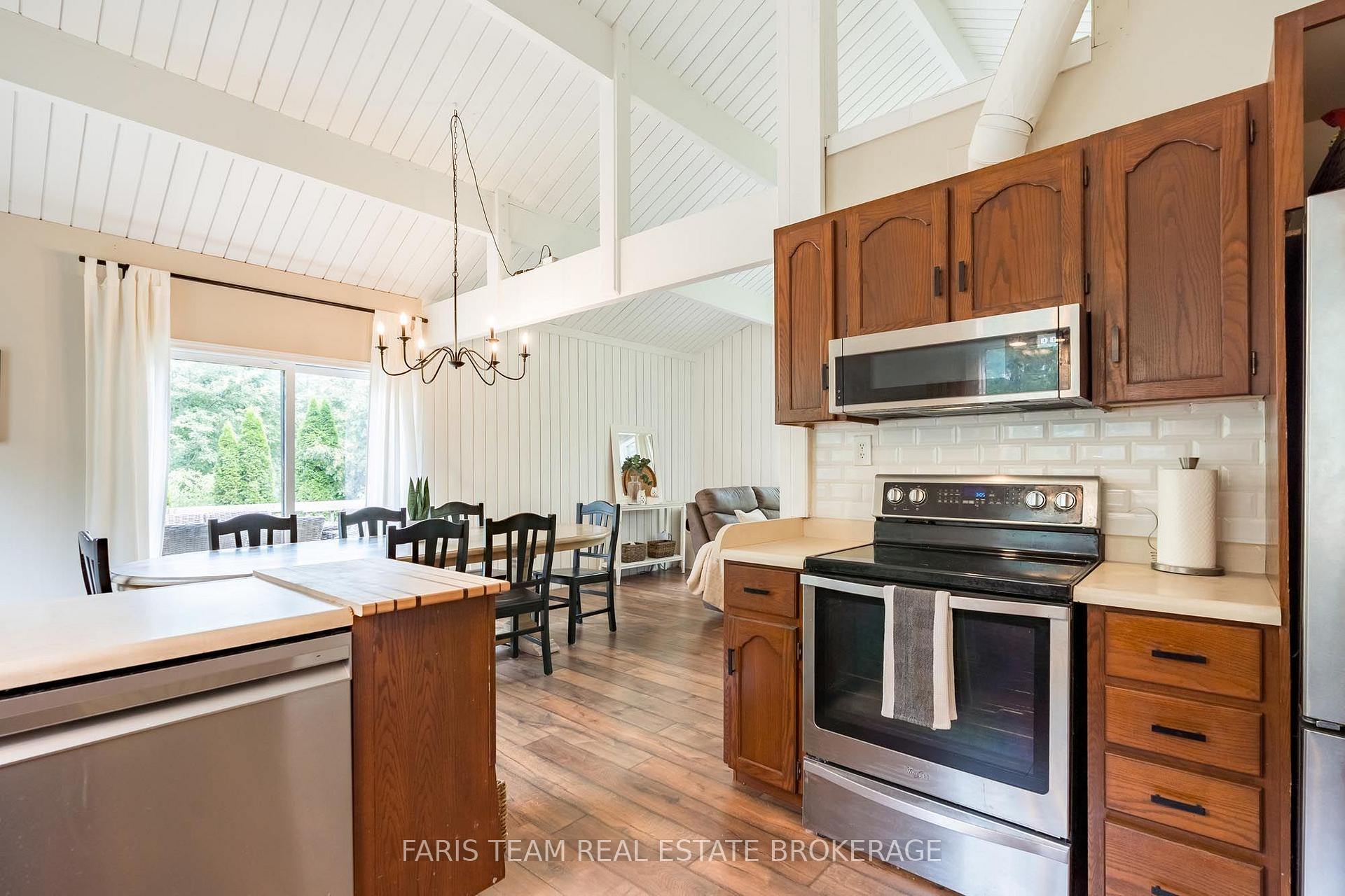 Photo 10 of 1805 County Road 50, New Tecumseth, Tottenham — HOMEH