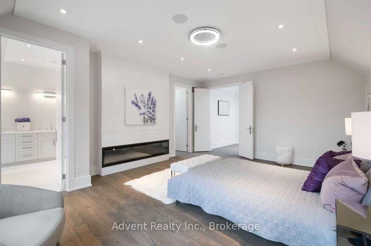 Photo 18 of 131B Holmes Avenue, North York, Willowdale East — HOMEH