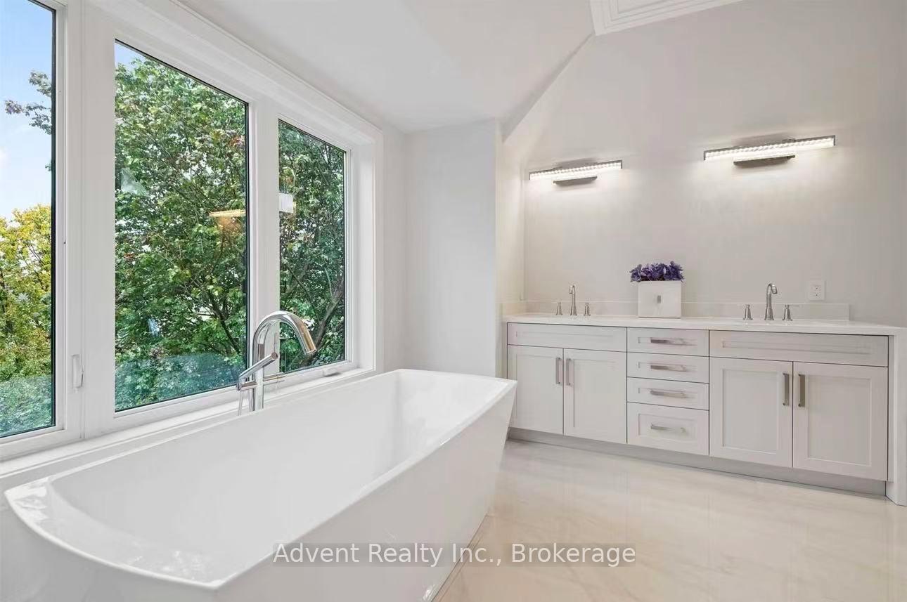 Photo 21 of 131B Holmes Avenue, North York, Willowdale East — HOMEH