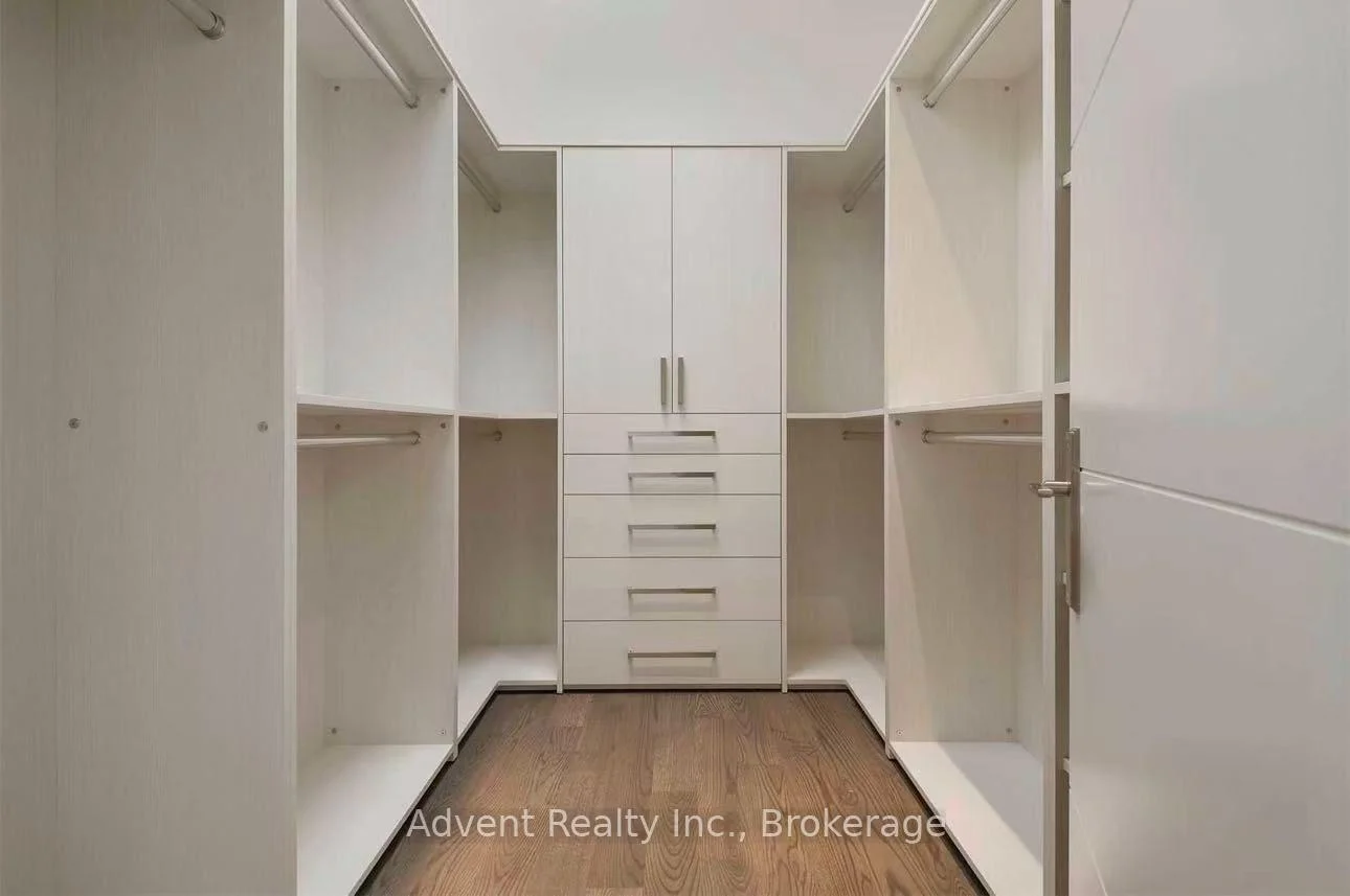Photo 24 of 131B Holmes Avenue, North York, Willowdale East — HOMEH