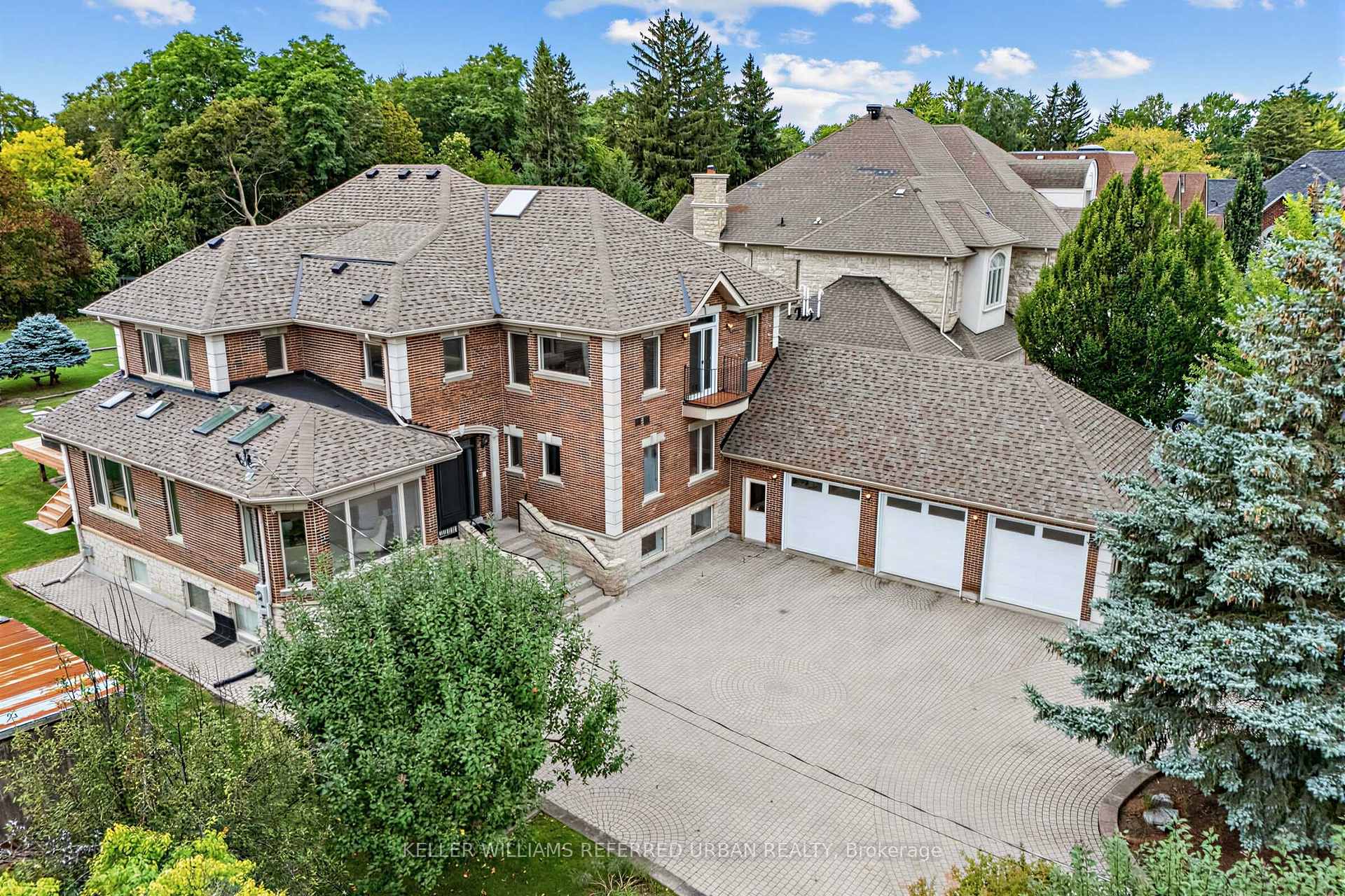 Photo 2 of 18 Yongeview Avenue, Richmond Hill, South Richvale — HOMEH