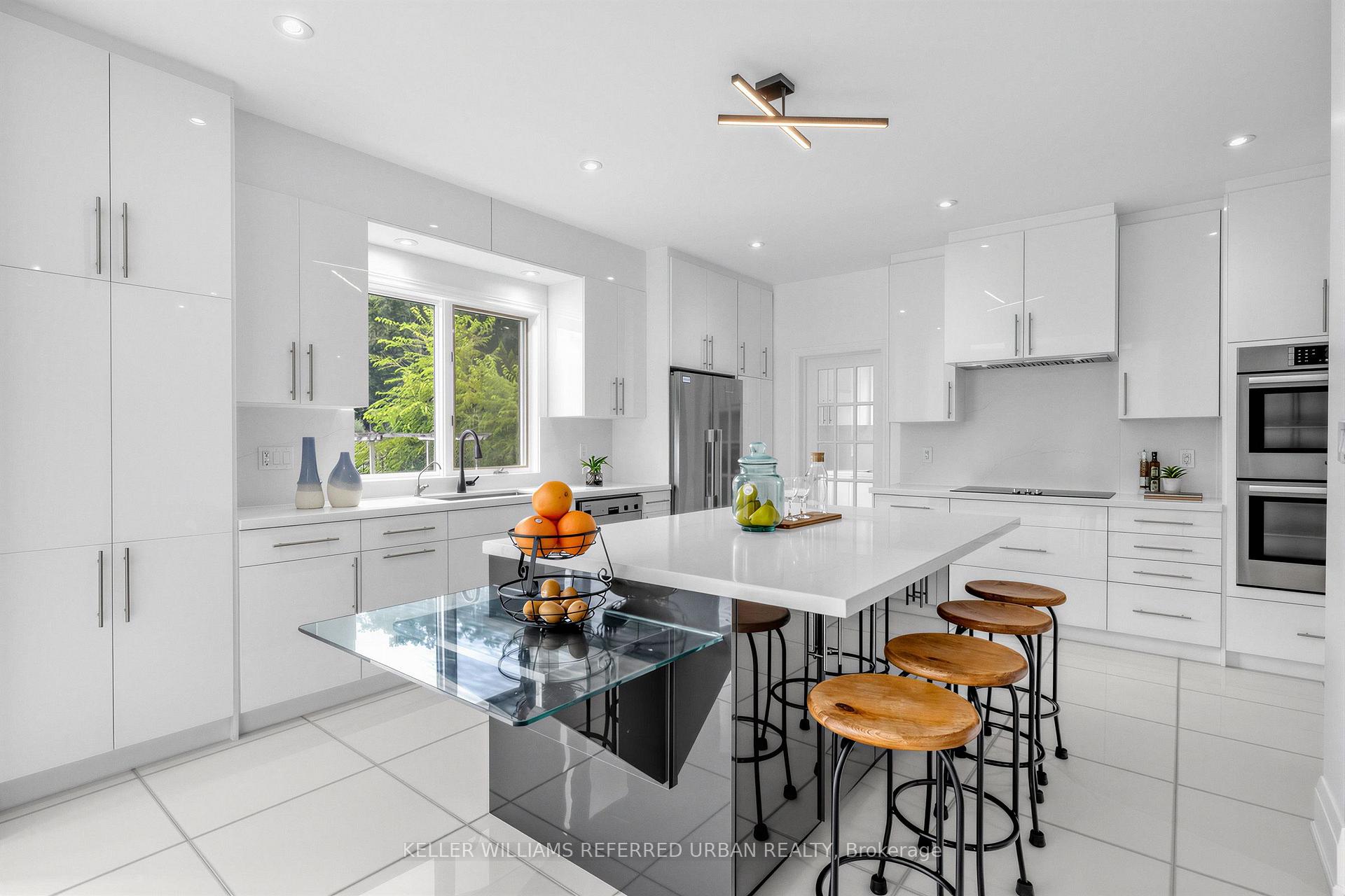 Photo 9 of 18 Yongeview Avenue, Richmond Hill, South Richvale — HOMEH