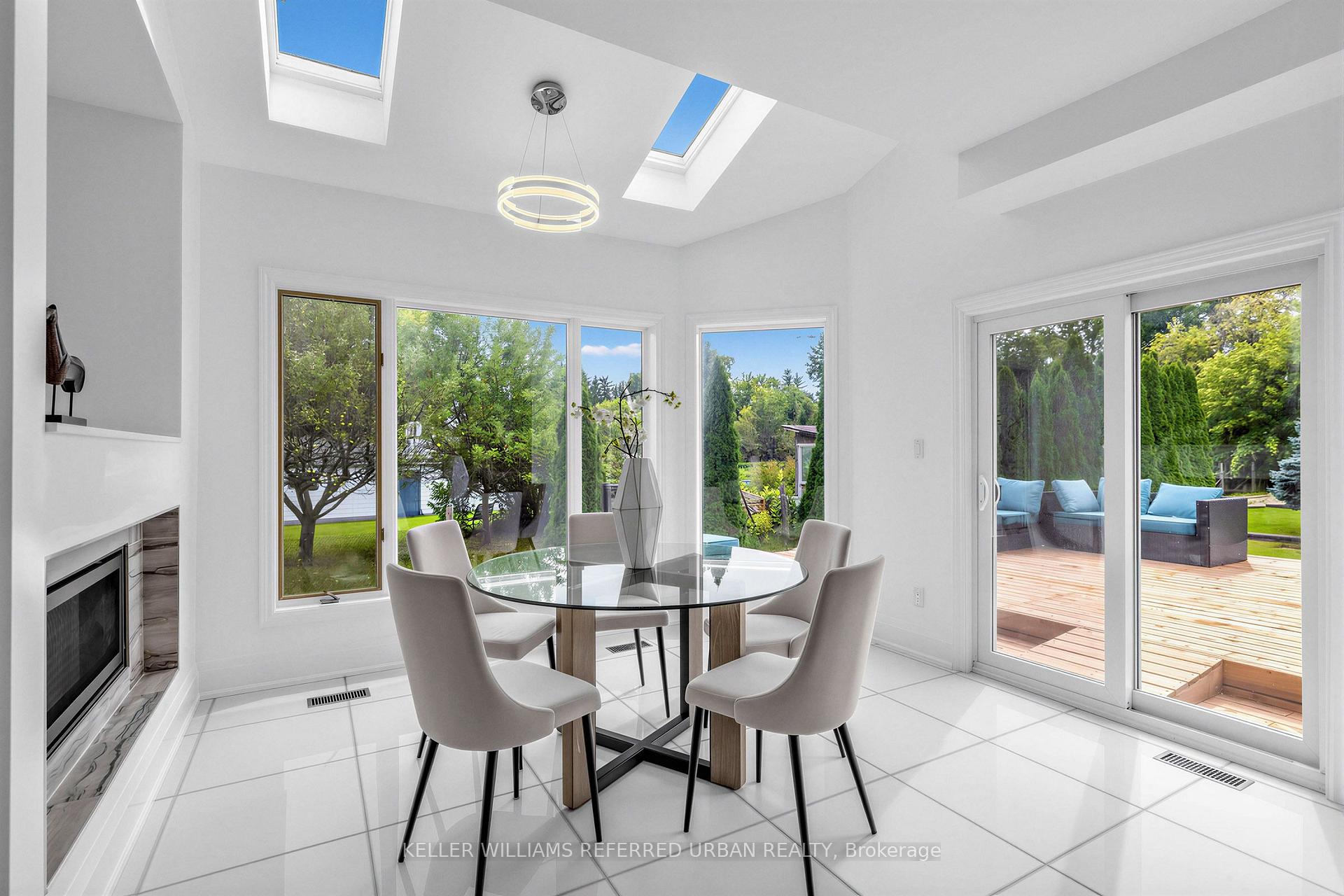 Photo 12 of 18 Yongeview Avenue, Richmond Hill, South Richvale — HOMEH