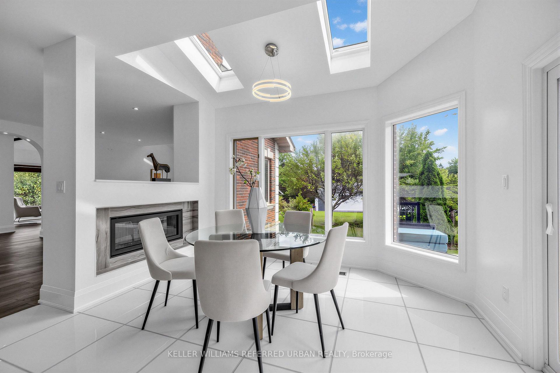 Photo 13 of 18 Yongeview Avenue, Richmond Hill, South Richvale — HOMEH