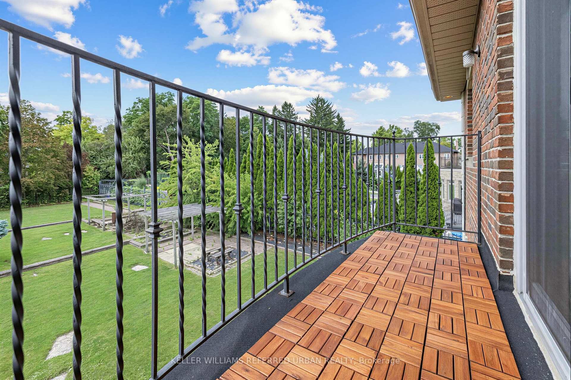 Photo 21 of 18 Yongeview Avenue, Richmond Hill, South Richvale — HOMEH
