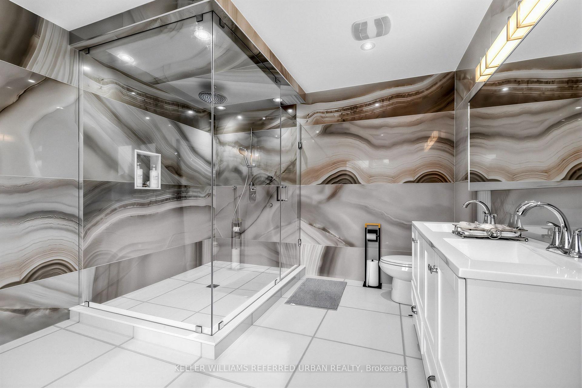Photo 22 of 18 Yongeview Avenue, Richmond Hill, South Richvale — HOMEH