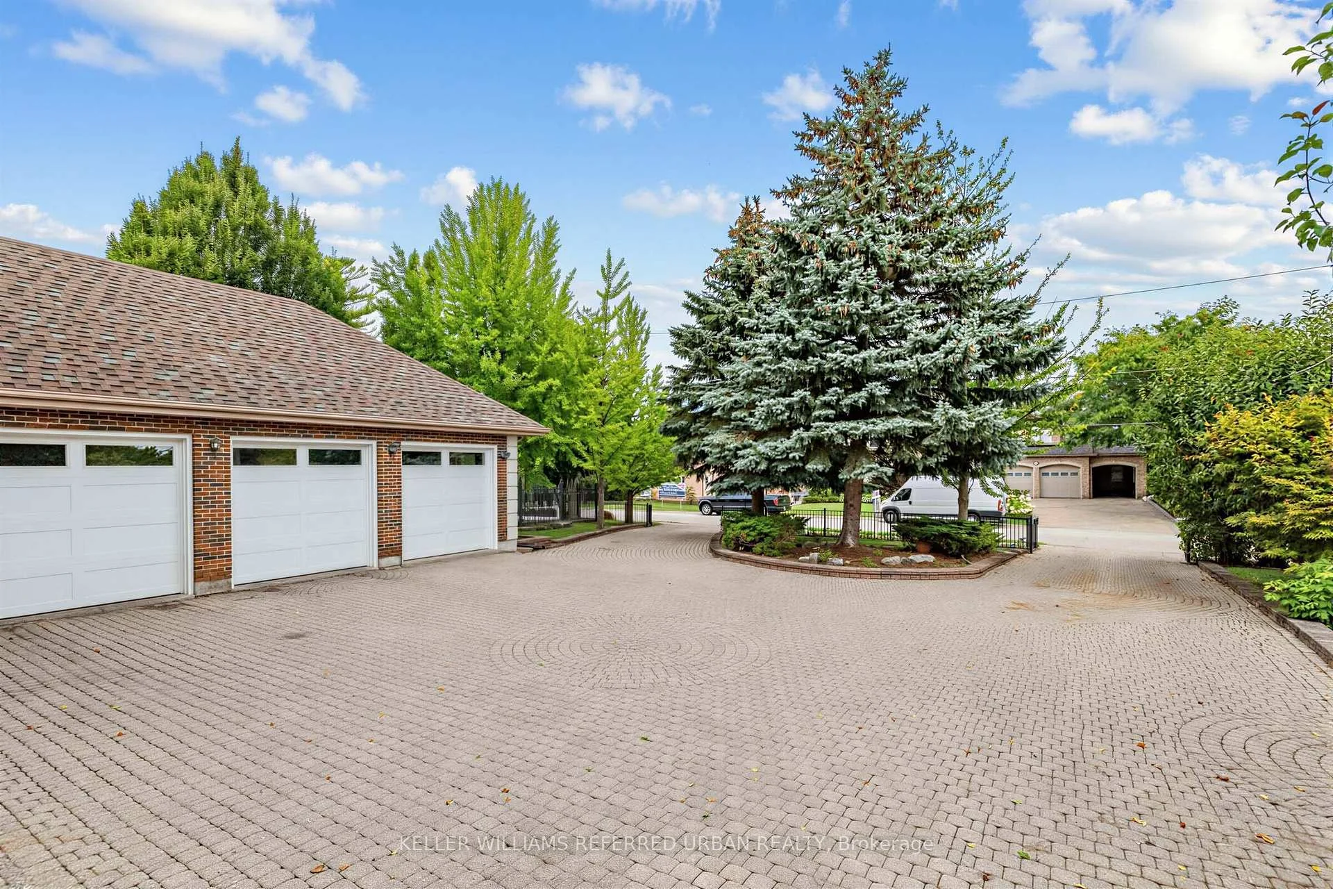 Photo 43 of 18 Yongeview Avenue, Richmond Hill, South Richvale — HOMEH