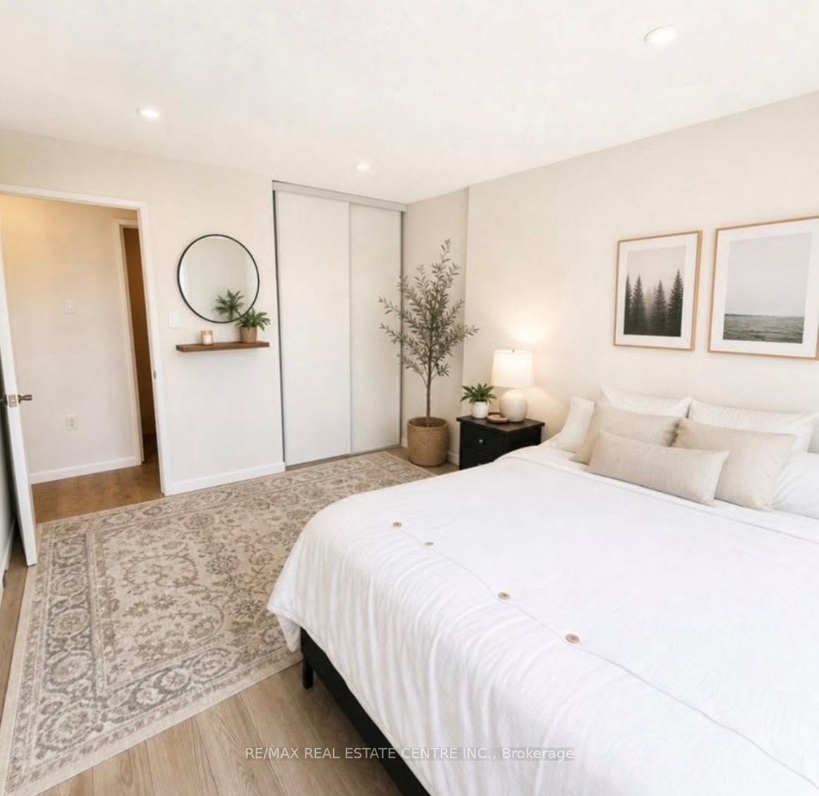 Photo 3 of Unit 804, 65 Highland Crescent, Kitchener, Victoria Hills — HOMEH